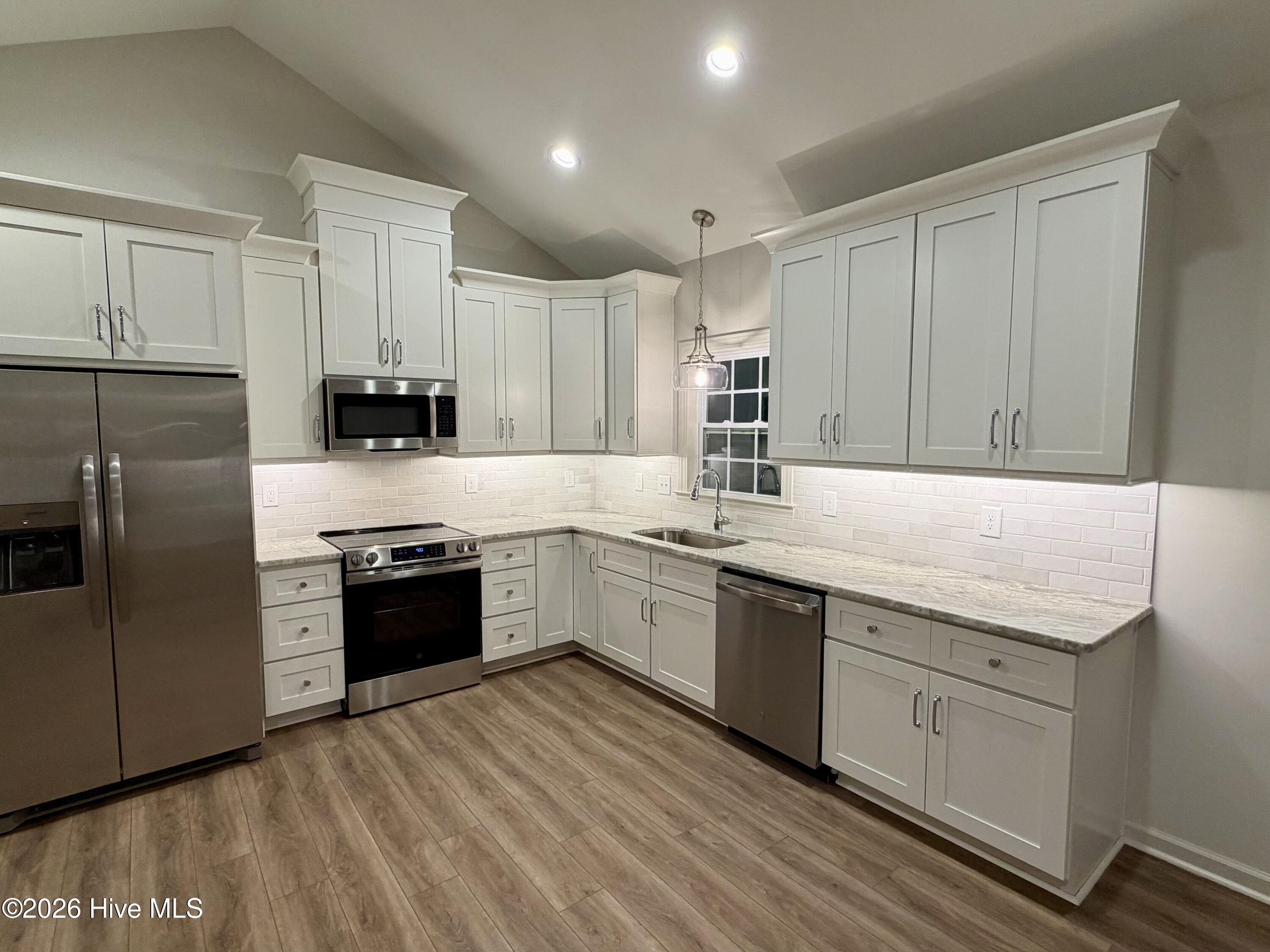 6735 Hill Street Property Photo 12