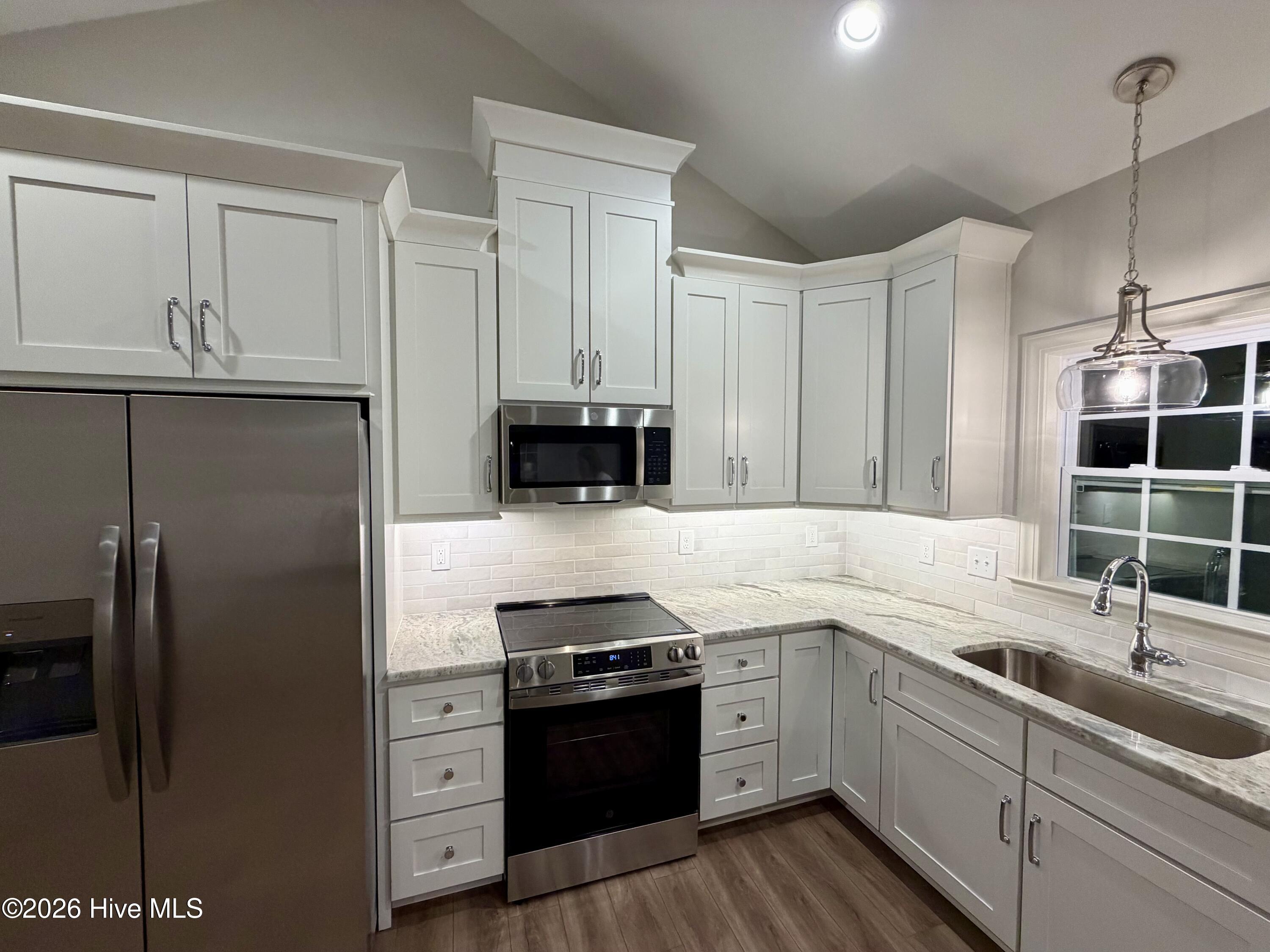 6735 Hill Street Property Photo 13