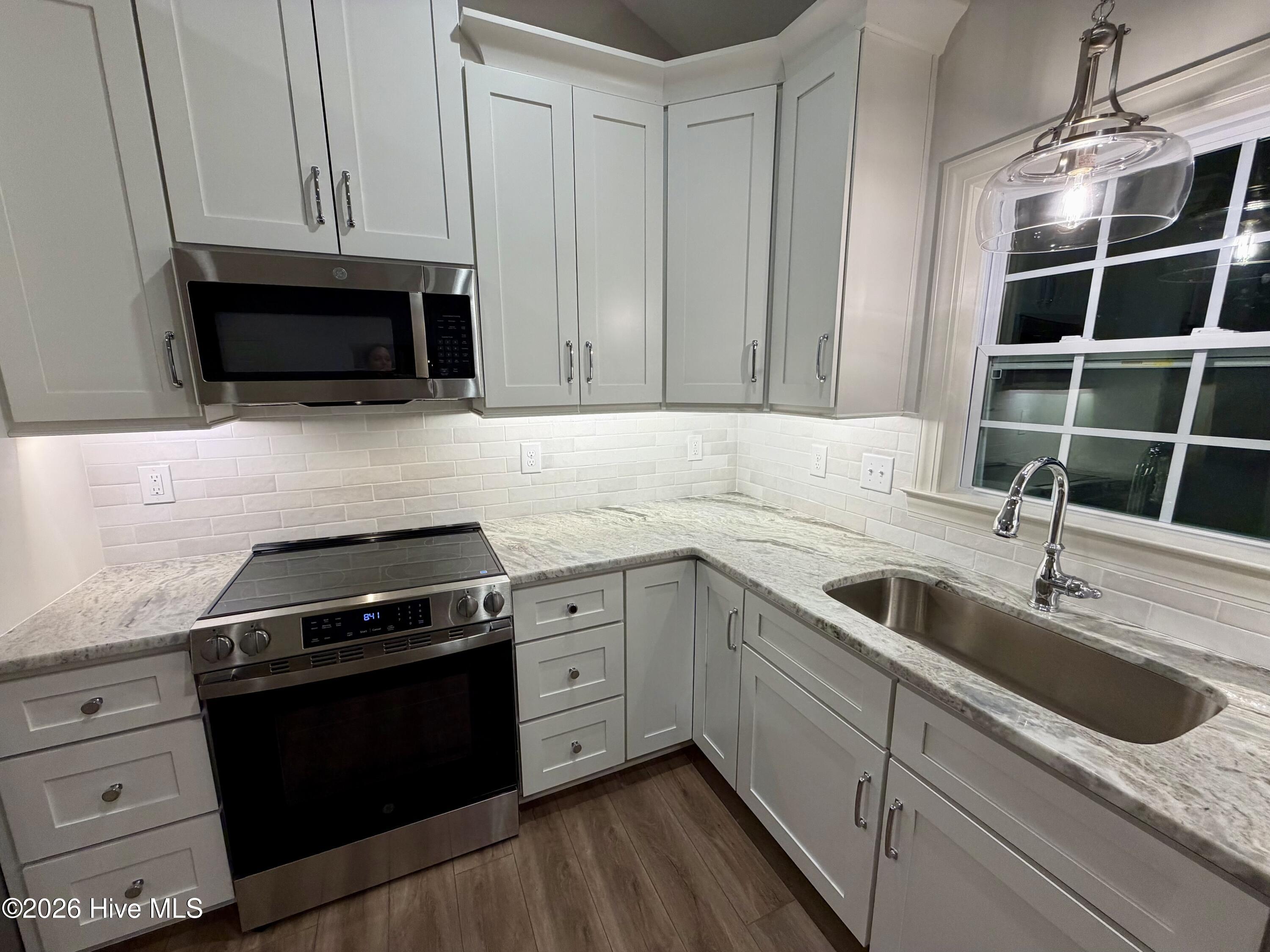 6735 Hill Street Property Photo 14