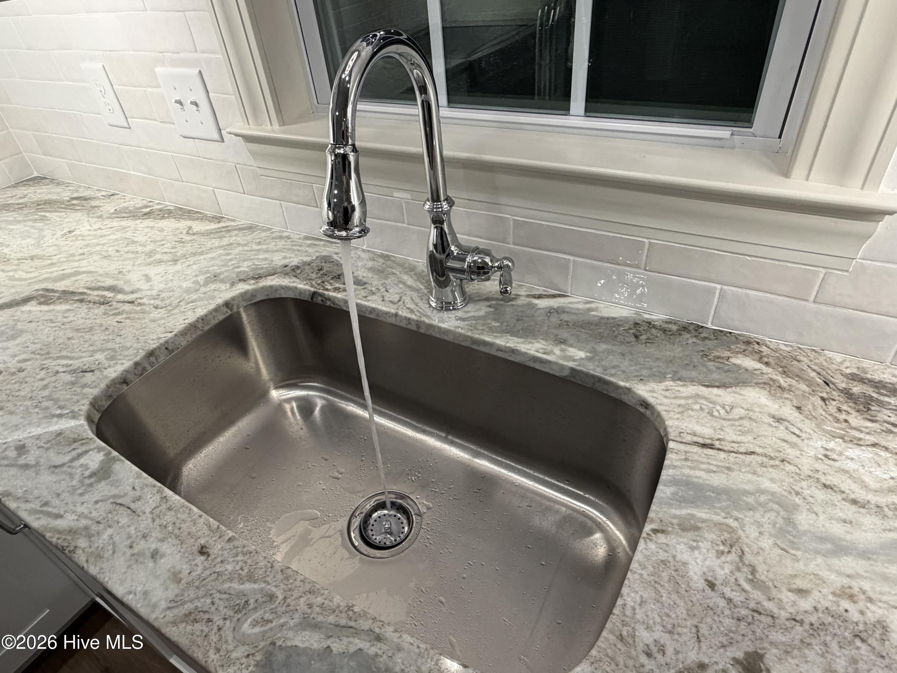 6735 Hill Street Property Photo 15