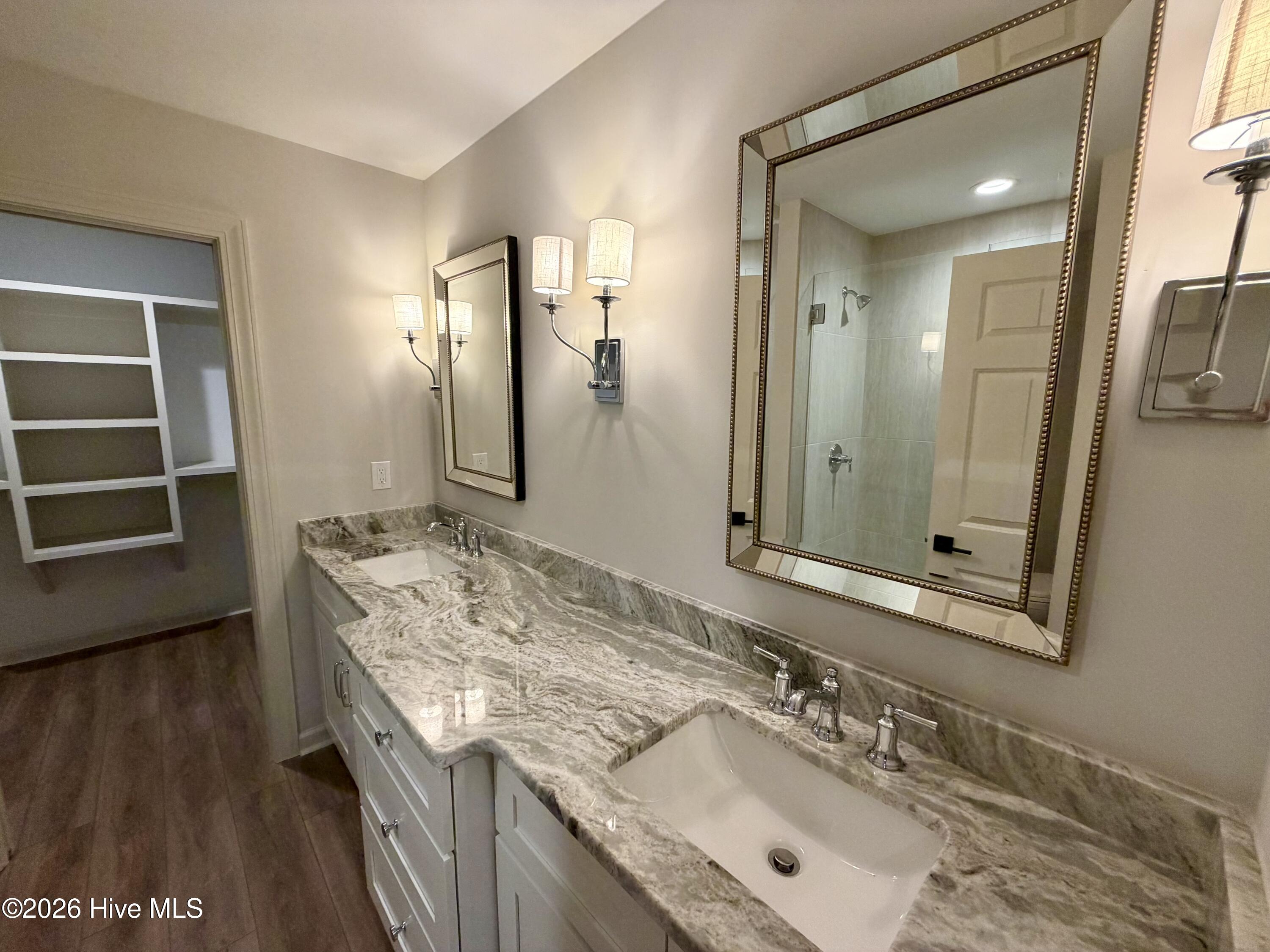 6735 Hill Street Property Photo 27