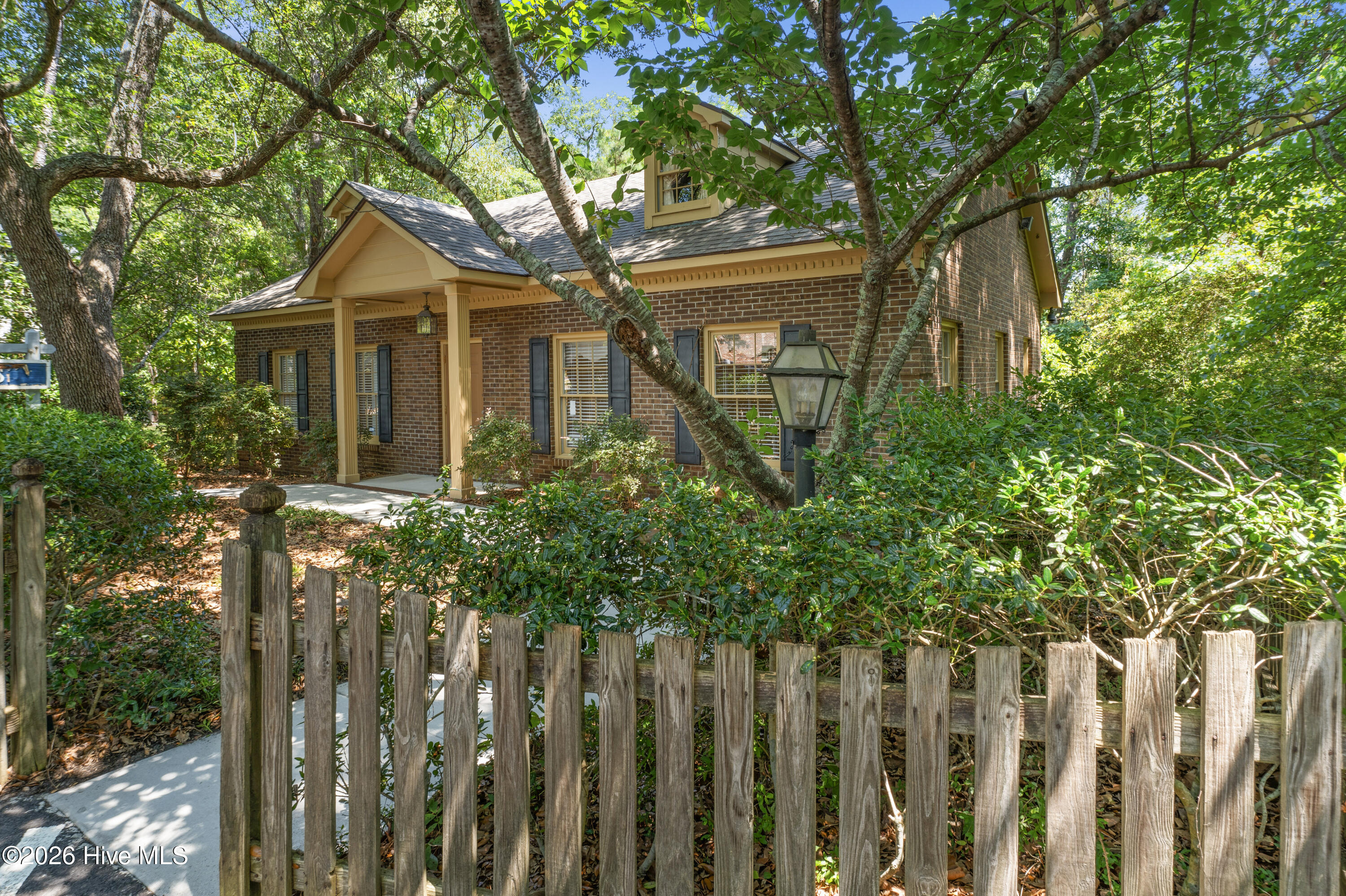 71 S End Court Property Photo 4