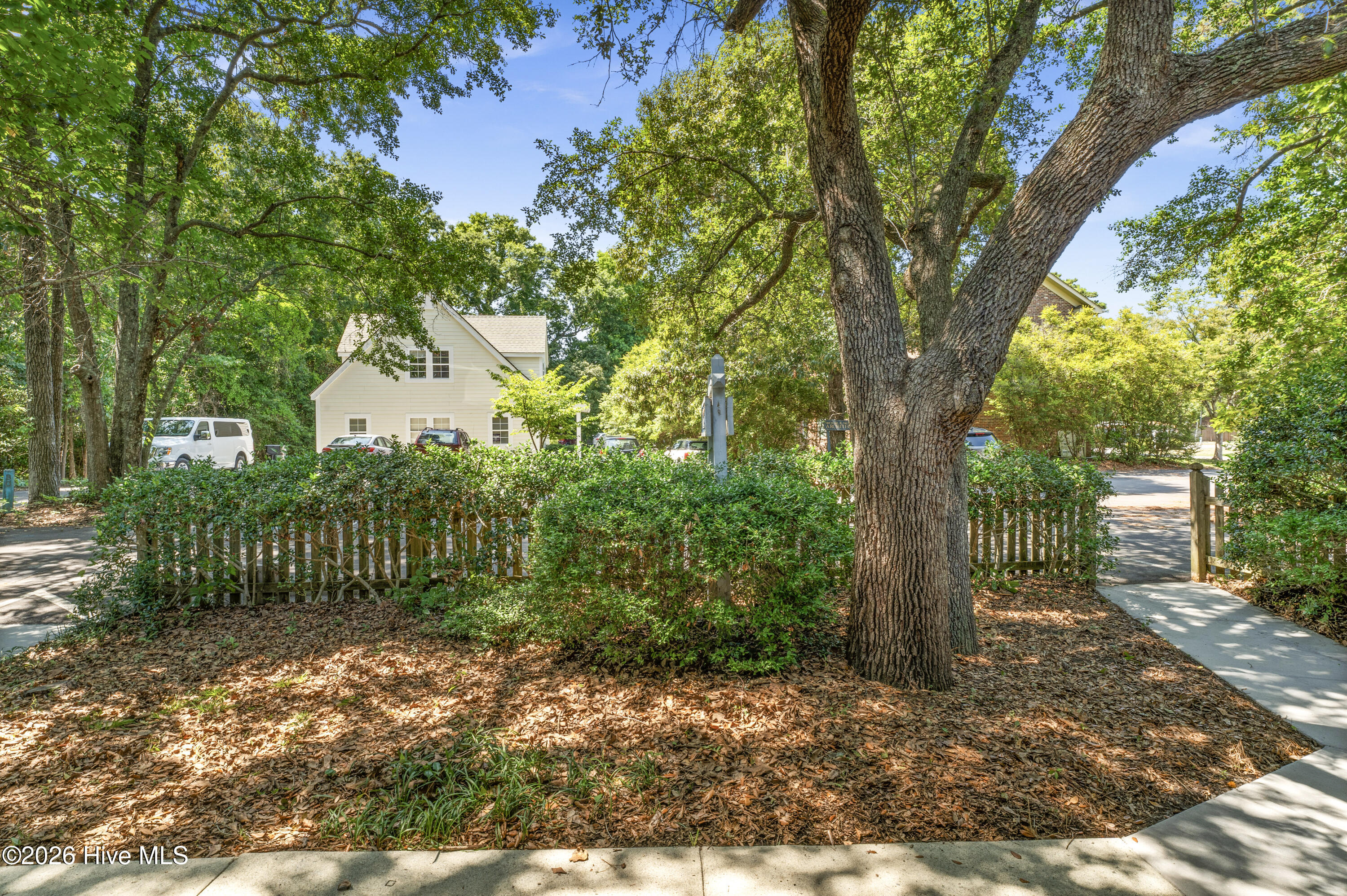 71 S End Court Property Photo 9