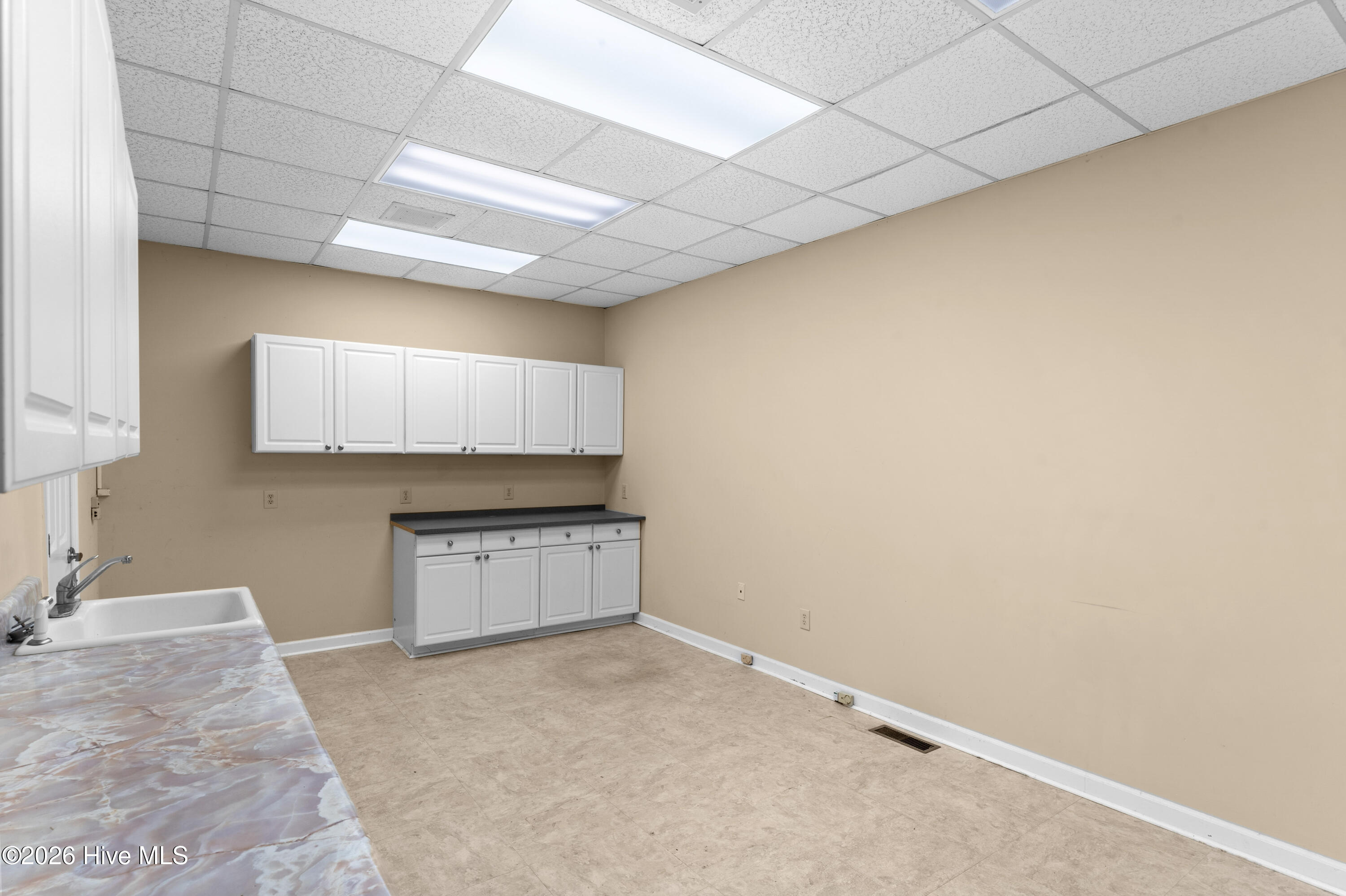 71 S End Court Property Photo 14