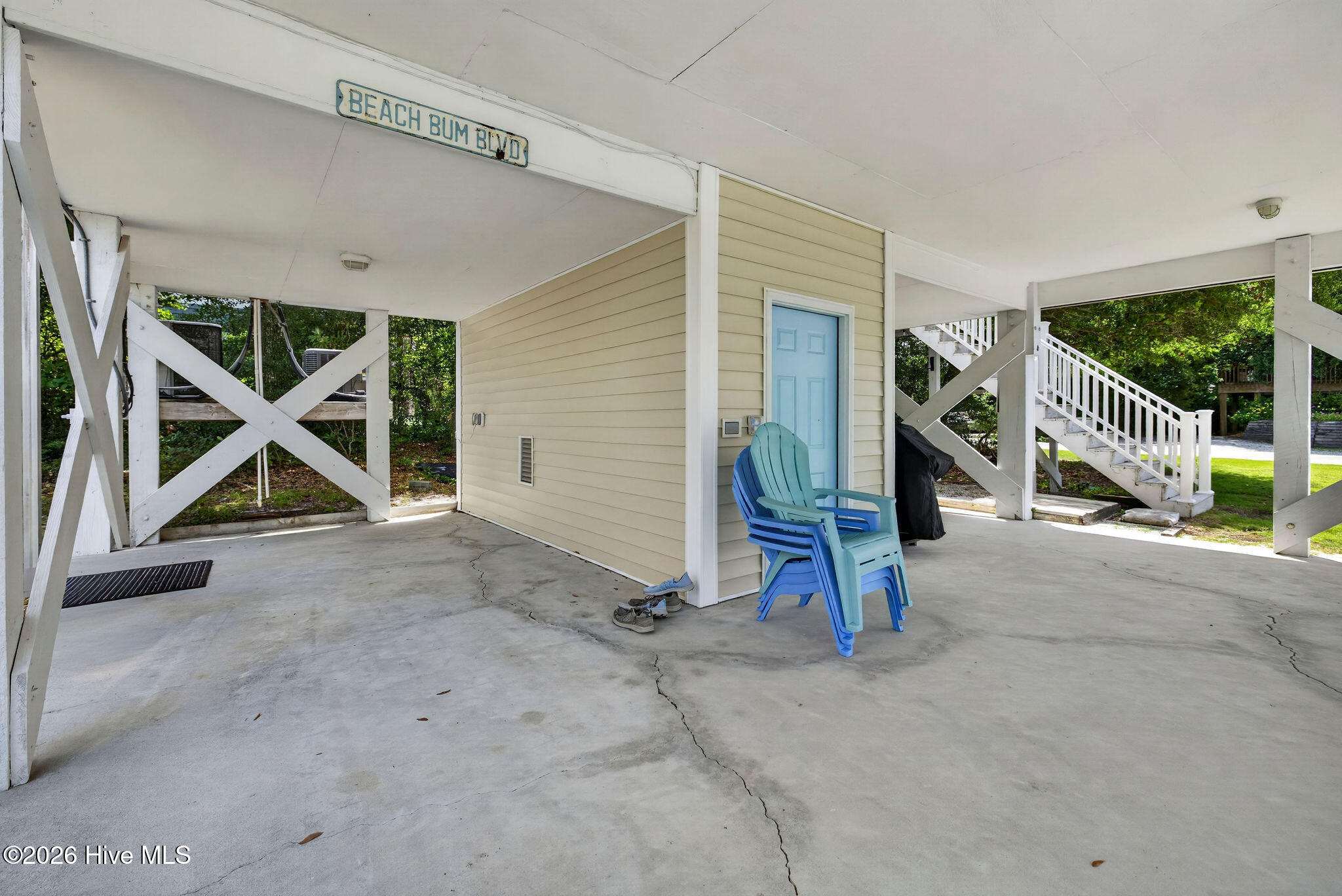 21 S Oak Drive Property Photo 6