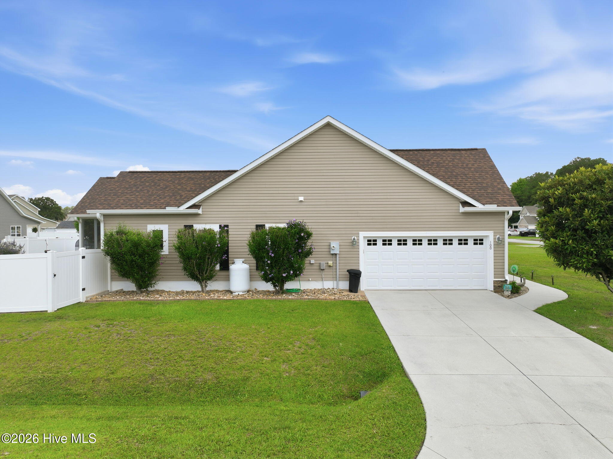 100 Paddle Trail Lane Property Photo 4