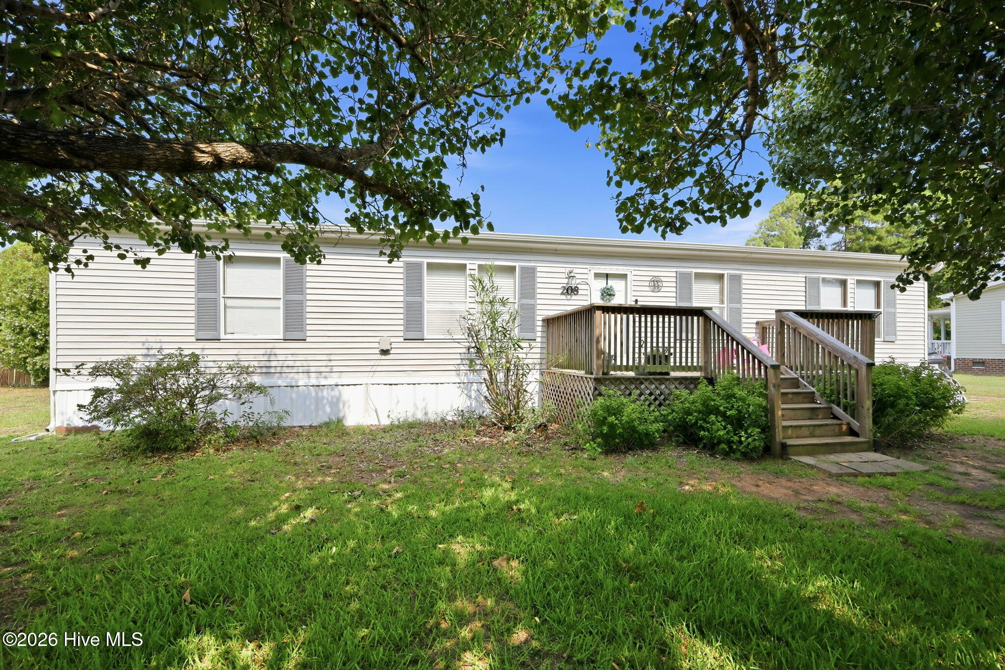 208 Easy Street Property Photo 1