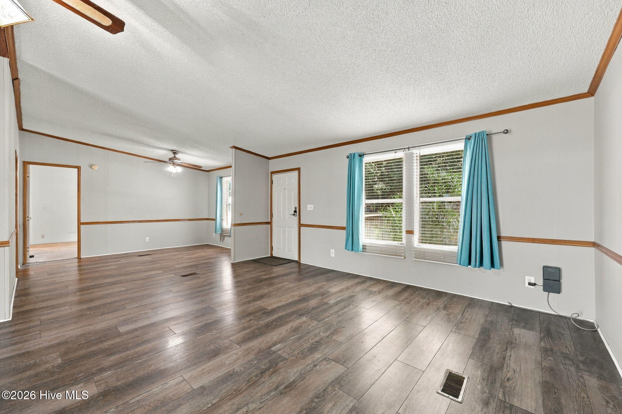 208 Easy Street Property Photo 4
