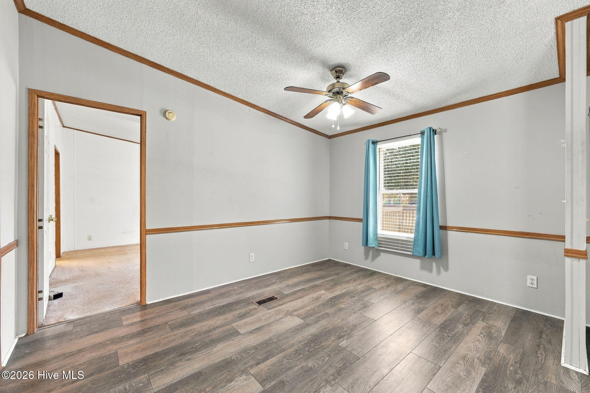 208 Easy Street Property Photo 7