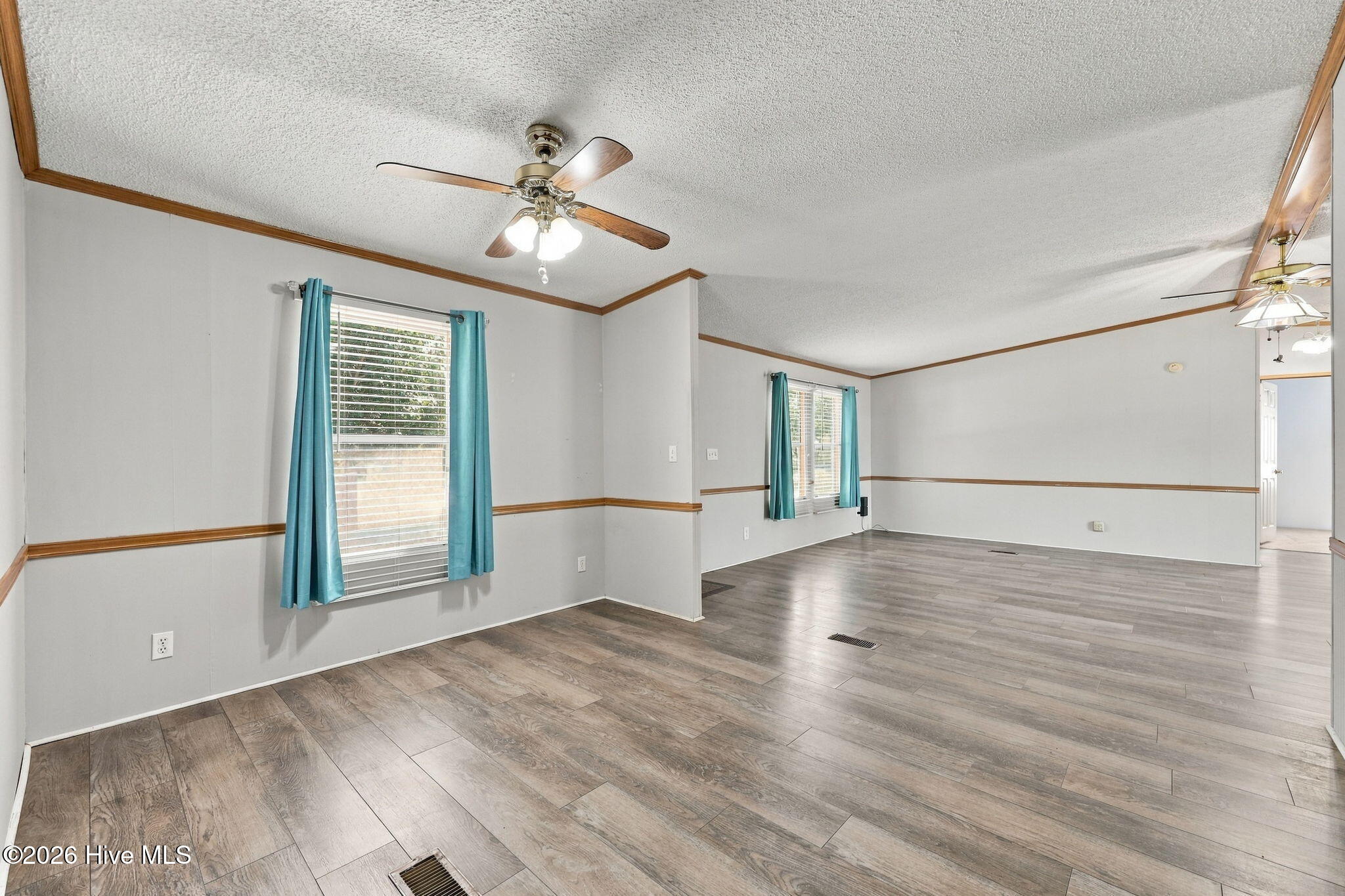 208 Easy Street Property Photo 8
