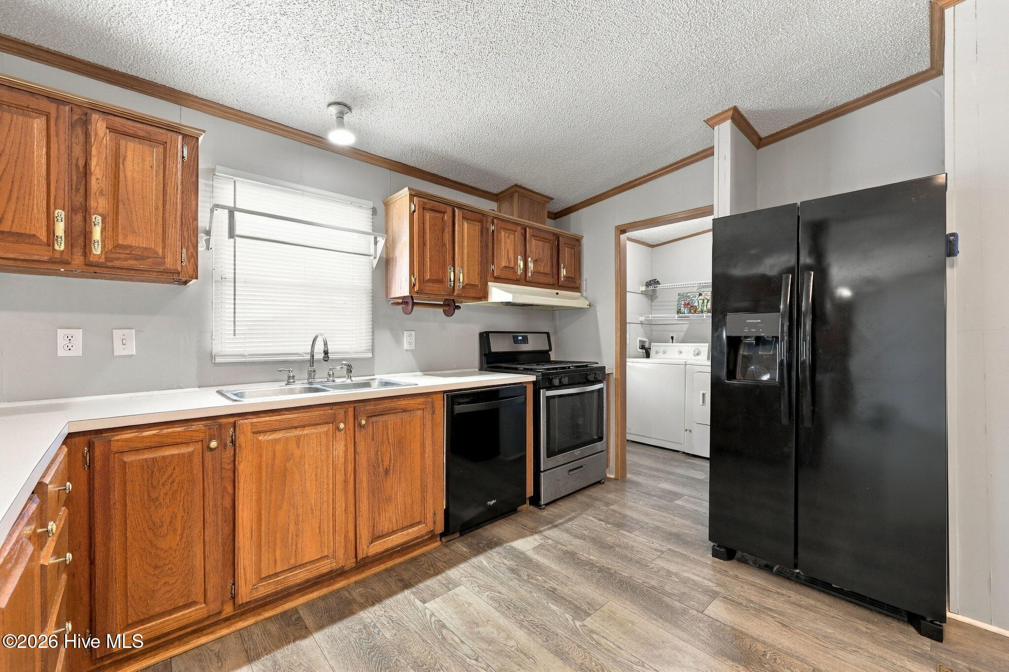 208 Easy Street Property Photo 12