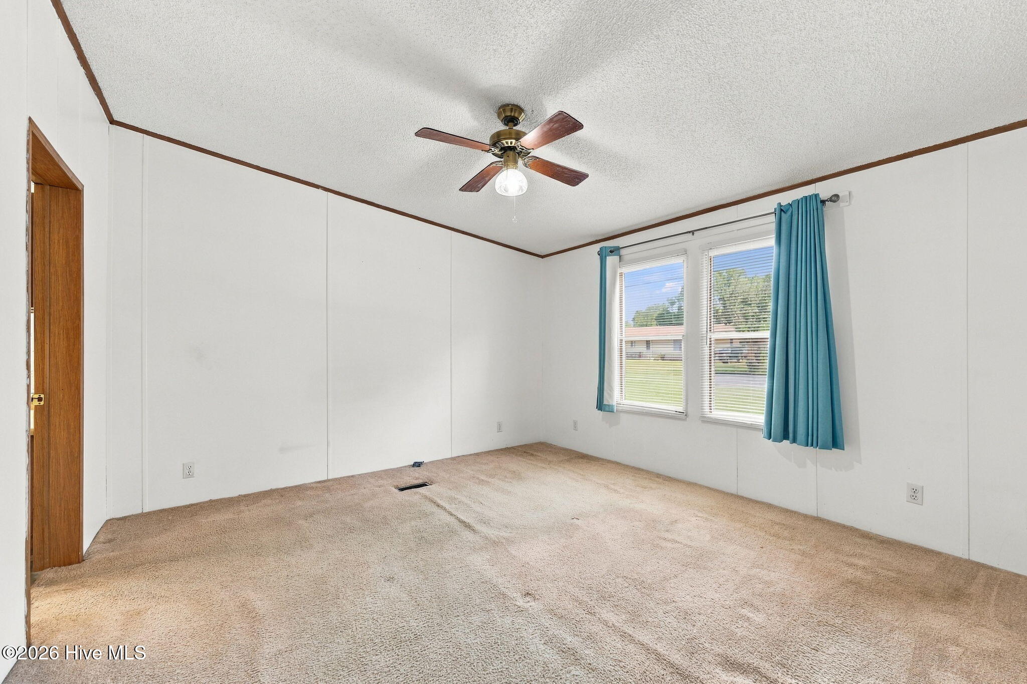 208 Easy Street Property Photo 17