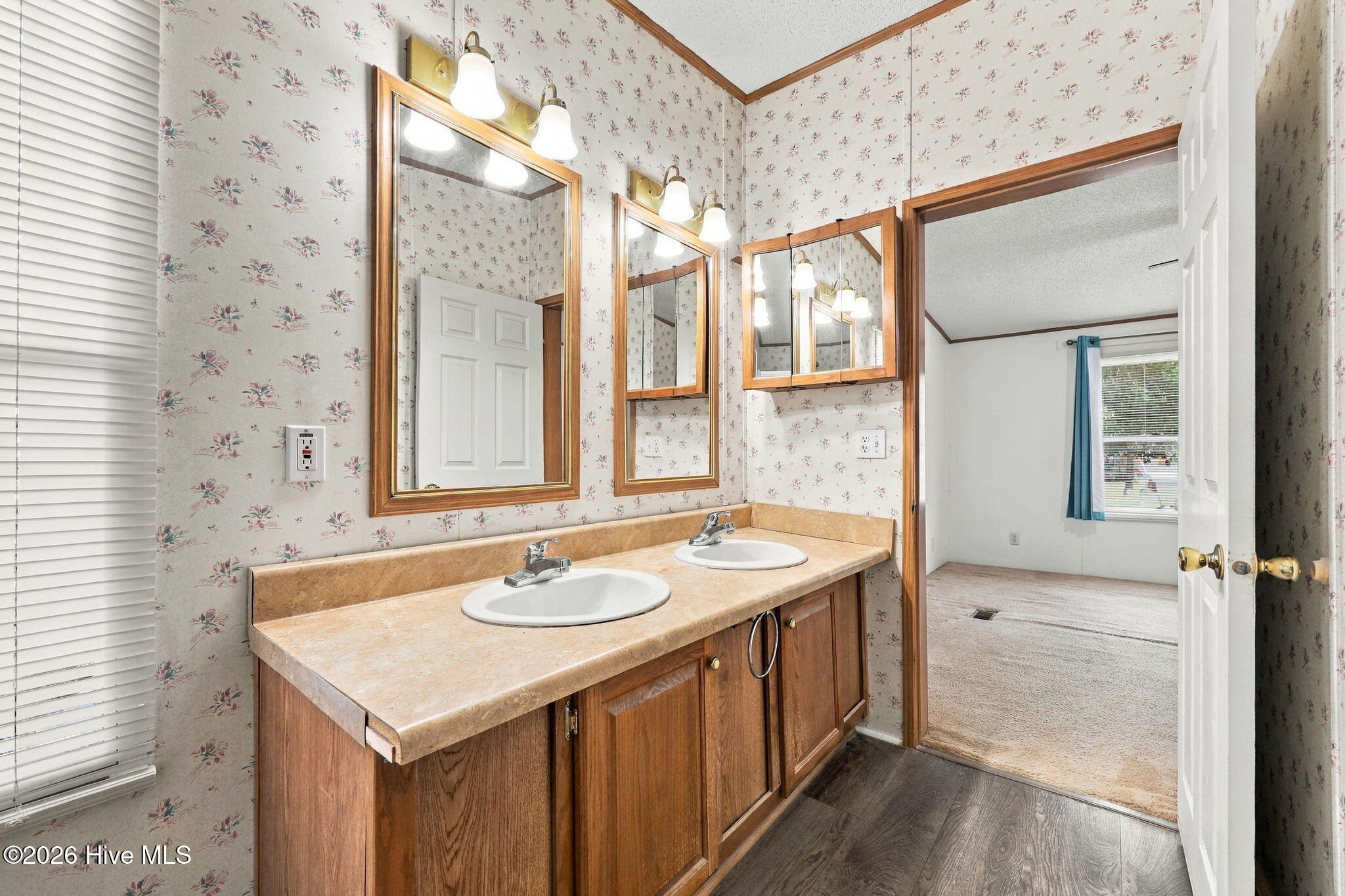 208 Easy Street Property Photo 21
