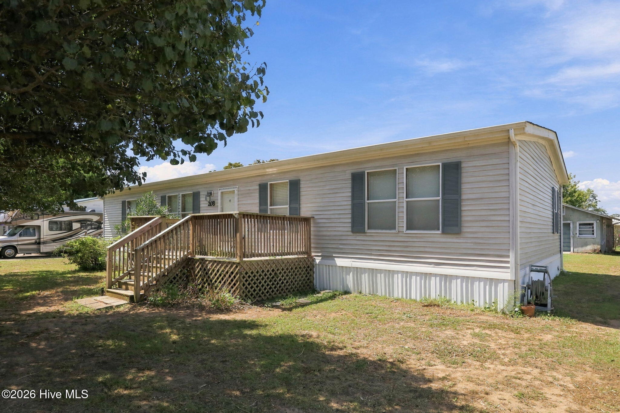 208 Easy Street Property Photo 33