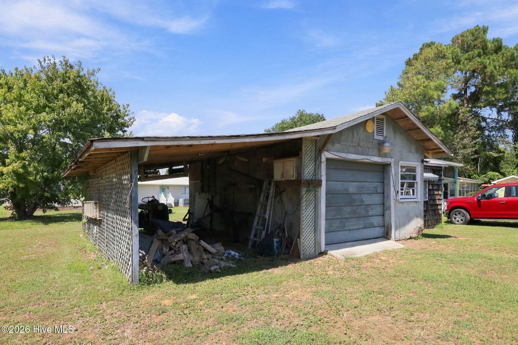 208 Easy Street Property Photo 54