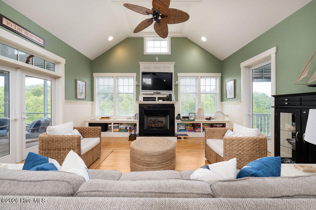 617 Ocracoke Way Property Photo 6