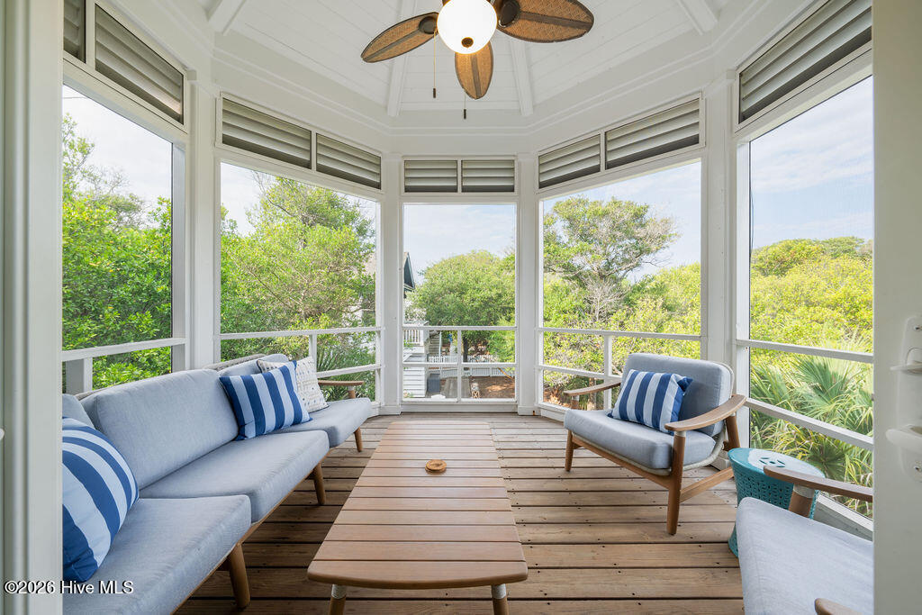 617 Ocracoke Way Property Photo 11