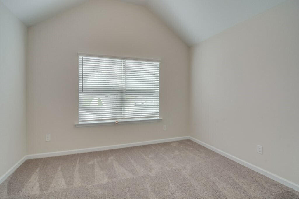 343 Norwich Drive Property Photo 12