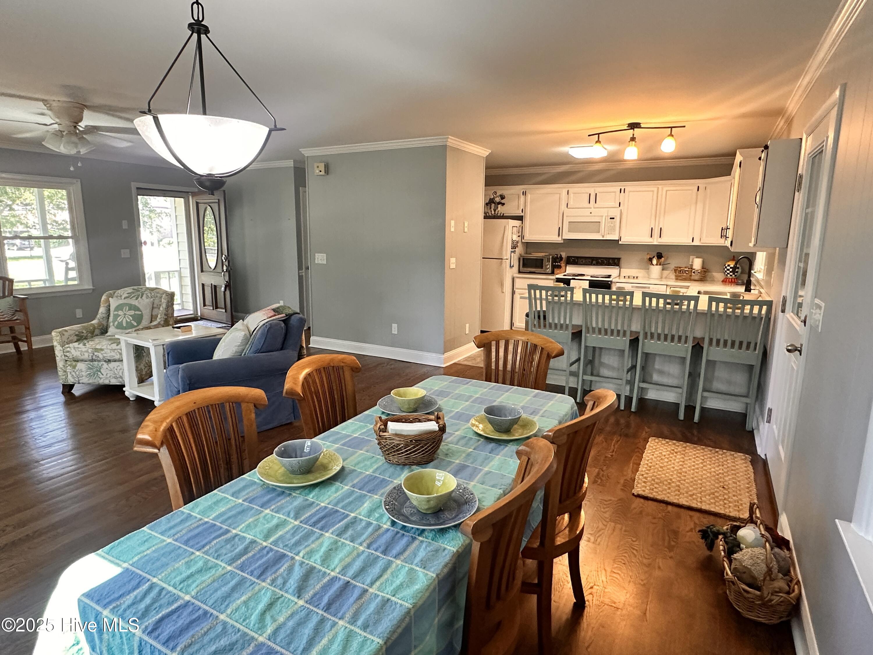 1506 E Oak Island Drive Property Photo 16