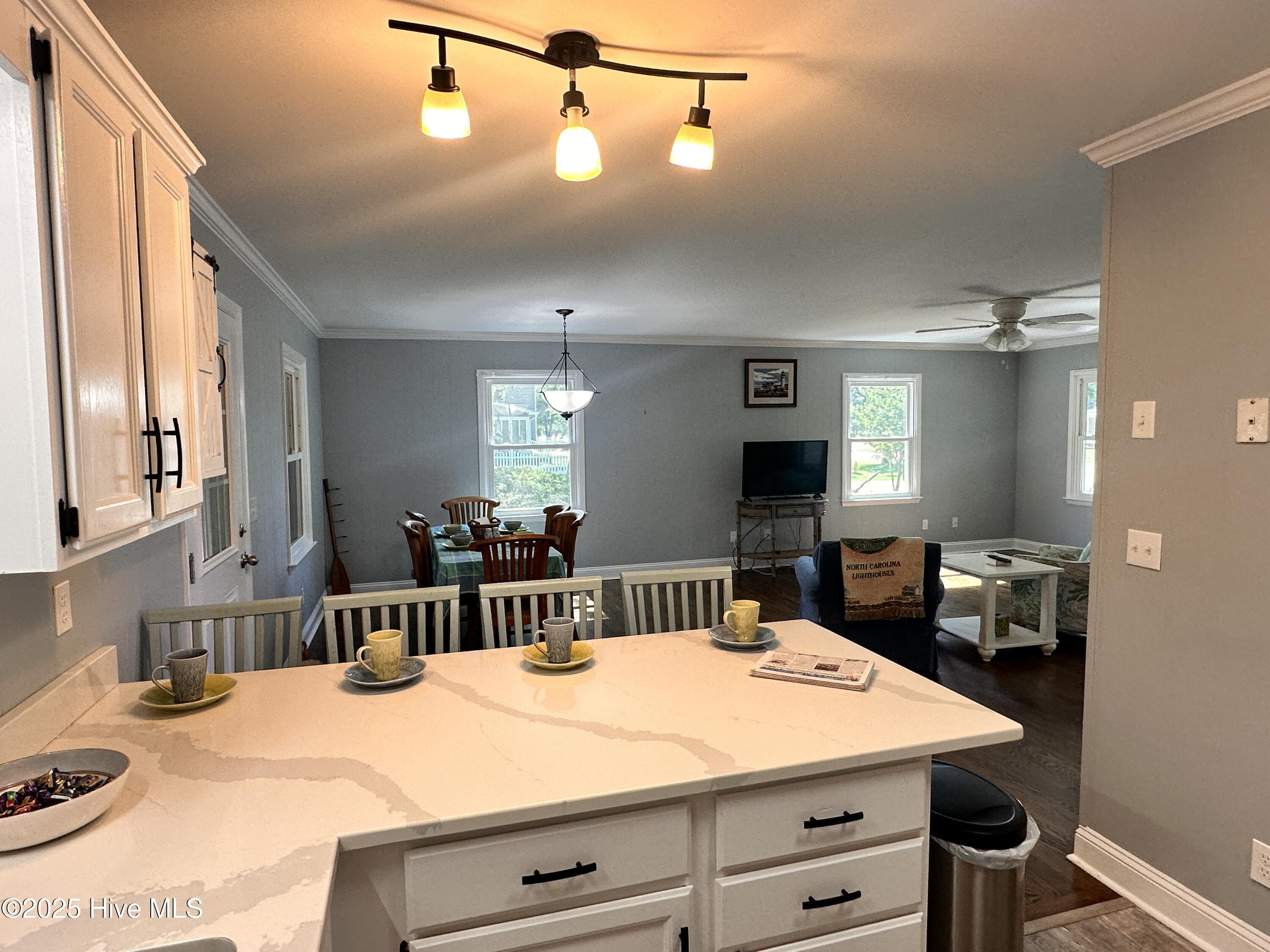 1506 E Oak Island Drive Property Photo 18