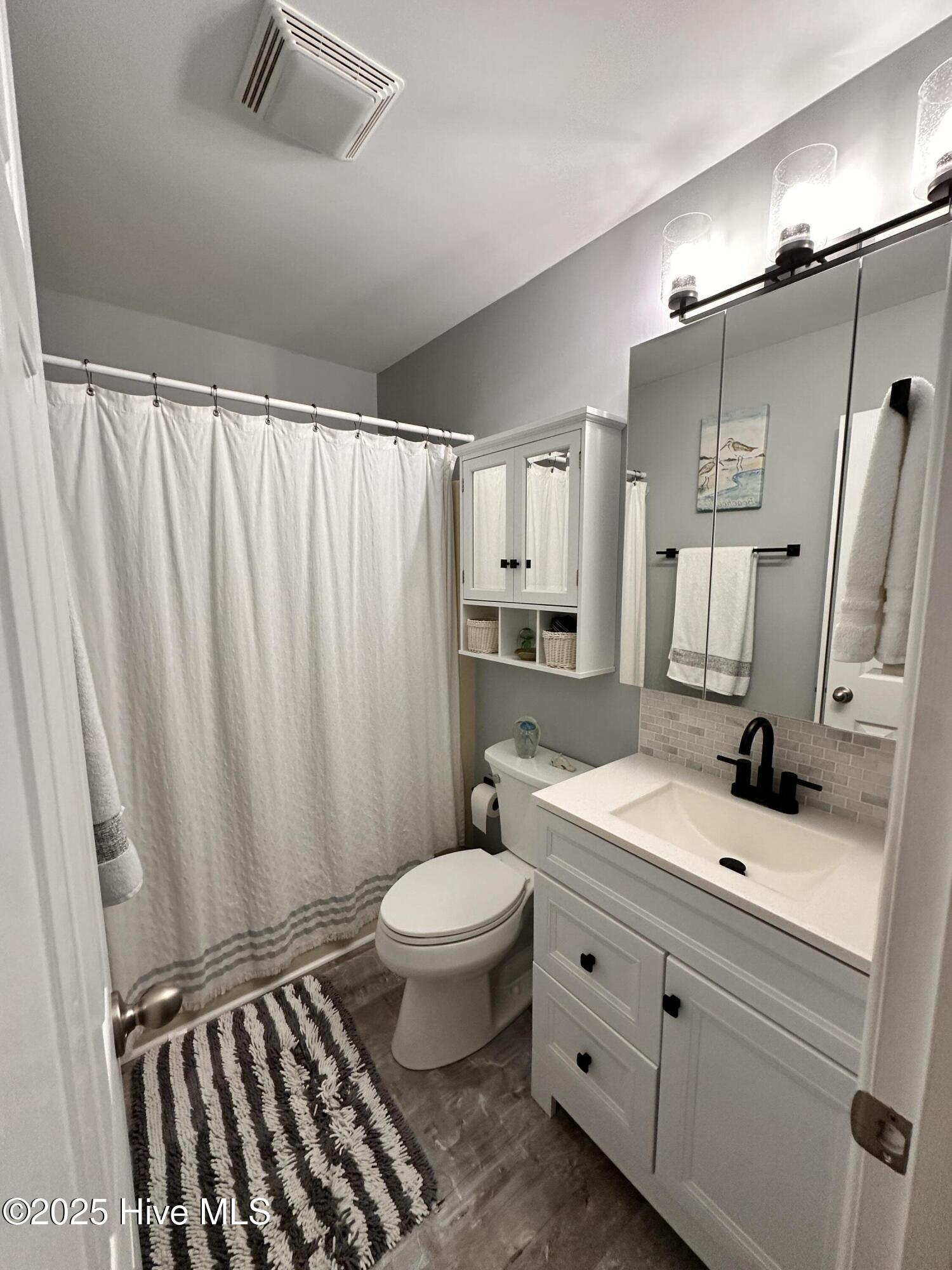 1506 E Oak Island Drive Property Photo 22