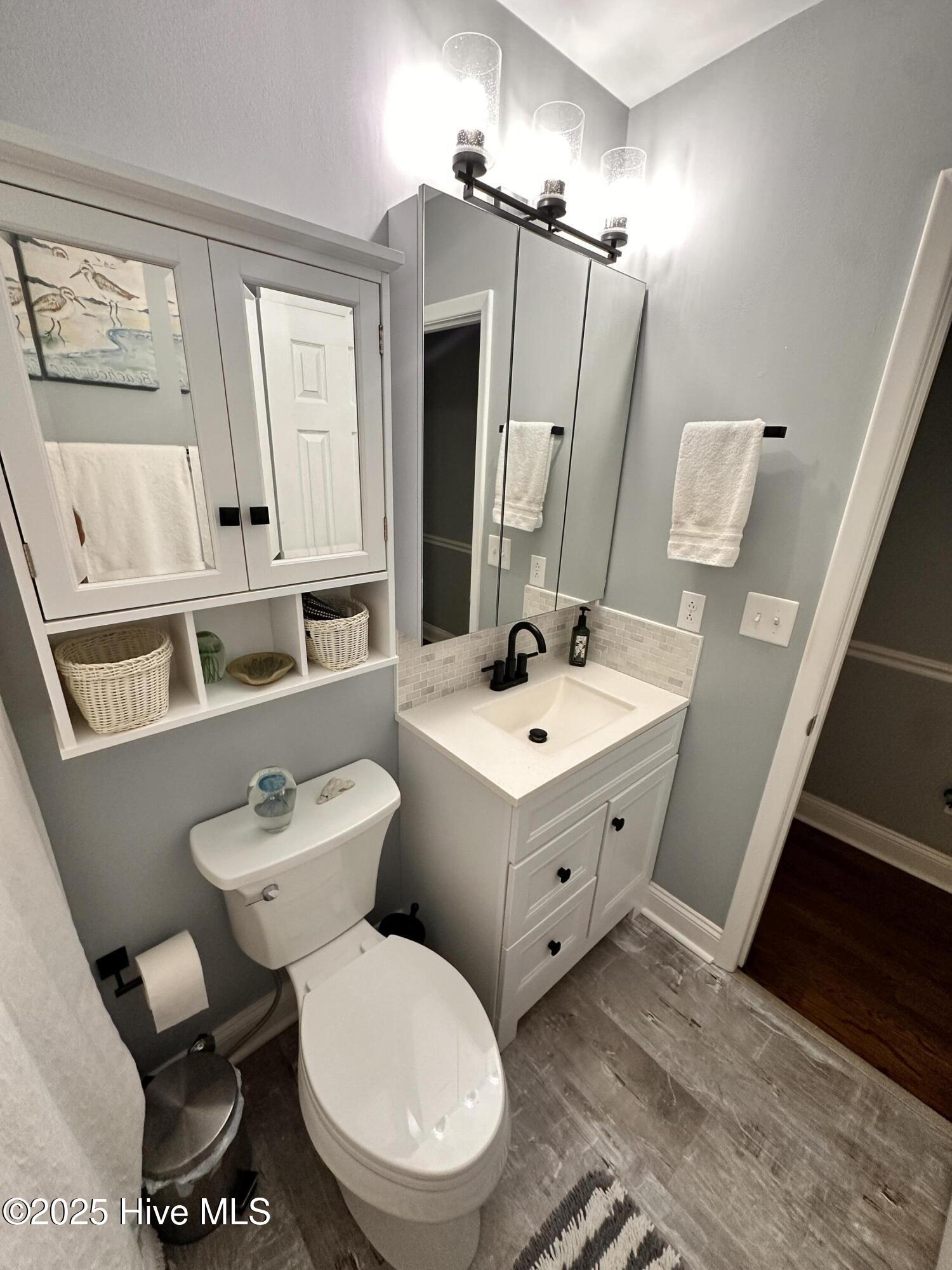 1506 E Oak Island Drive Property Photo 23