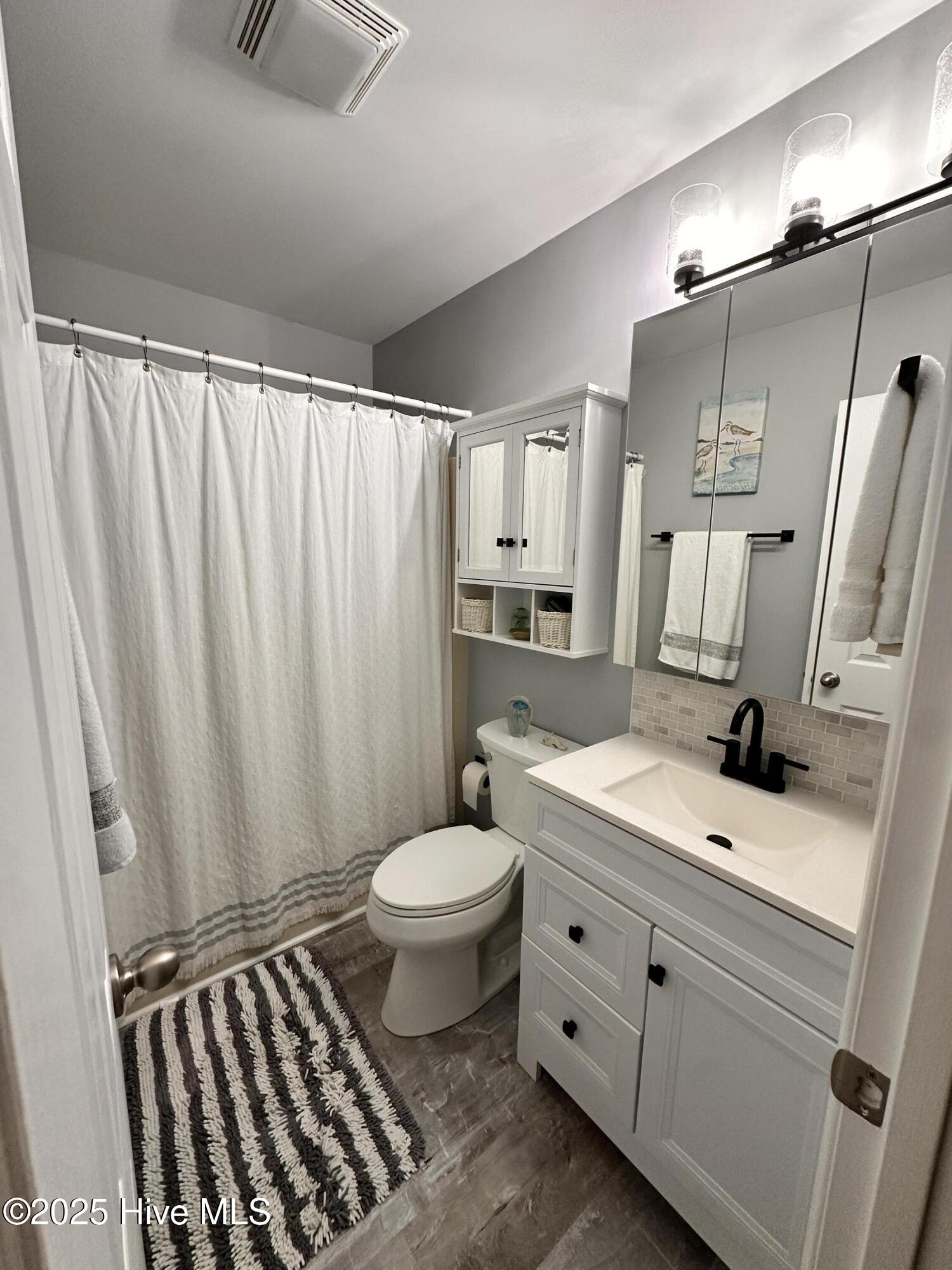 1506 E Oak Island Drive Property Photo 24