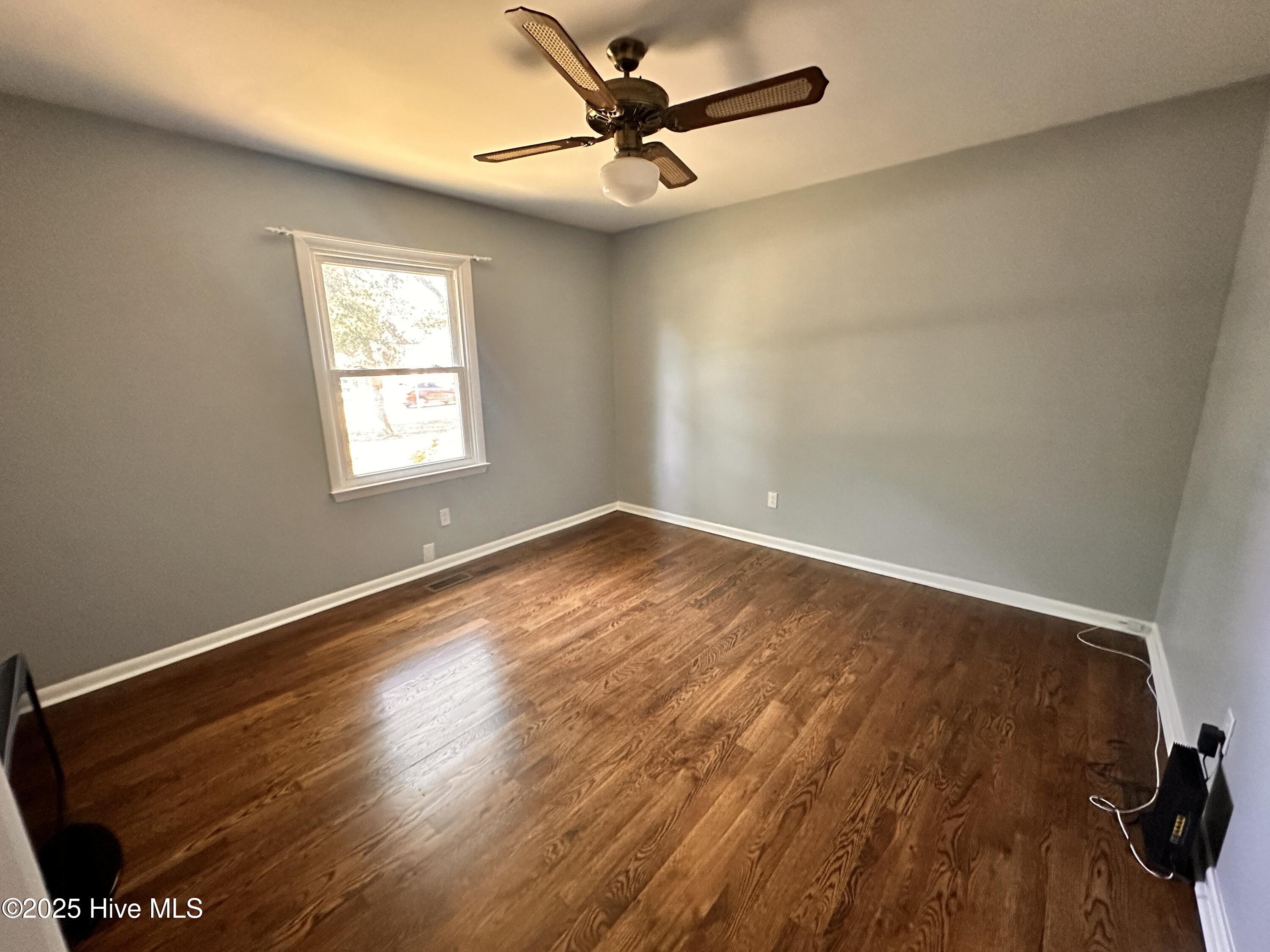 1506 E Oak Island Drive Property Photo 25