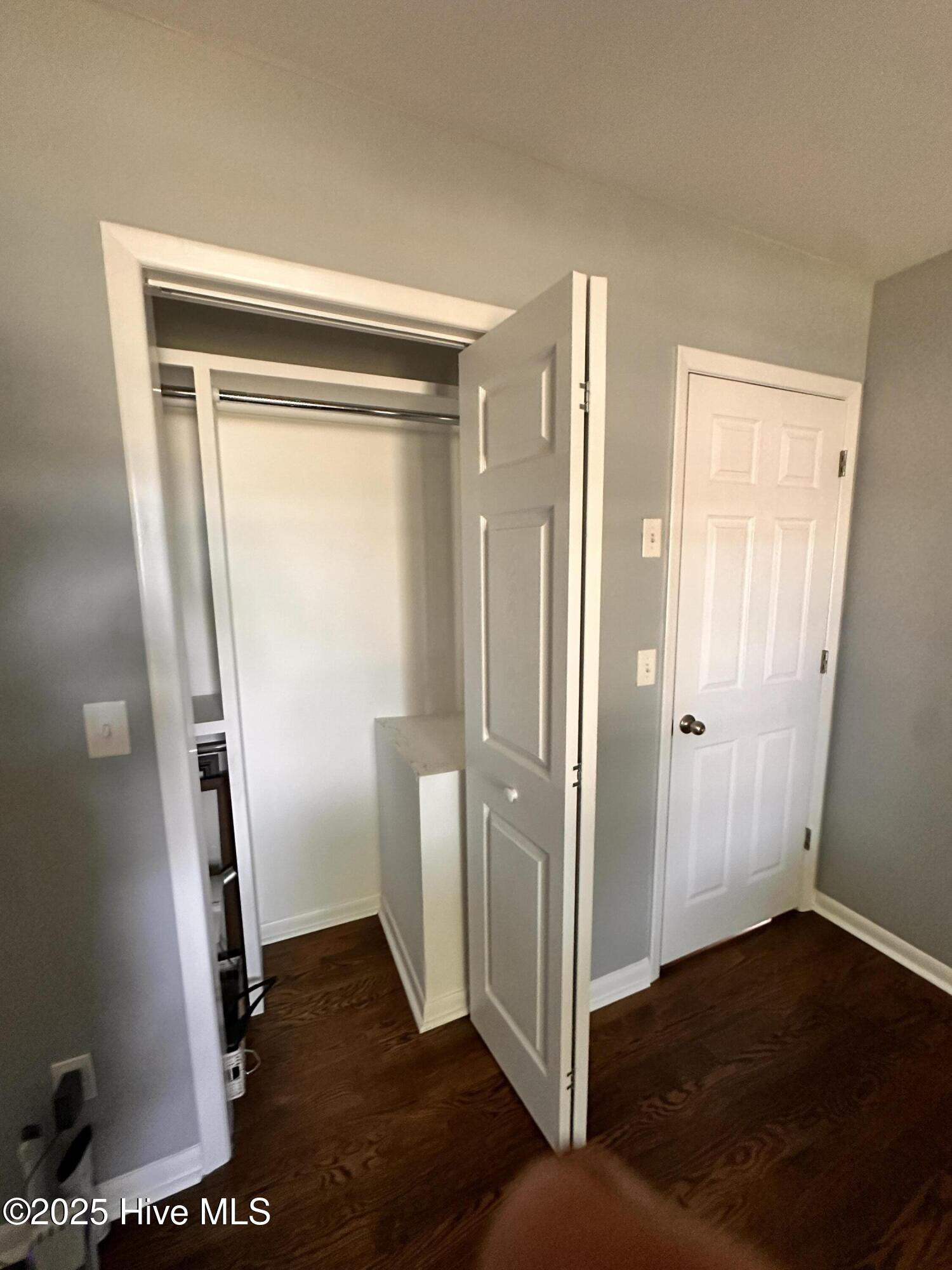 1506 E Oak Island Drive Property Photo 29