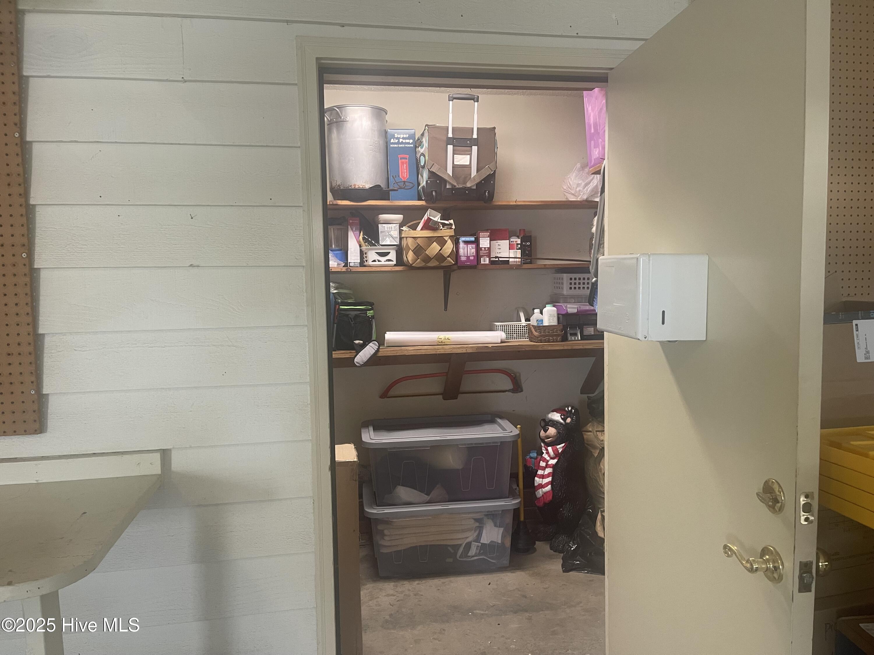 1506 E Oak Island Drive Property Photo 43