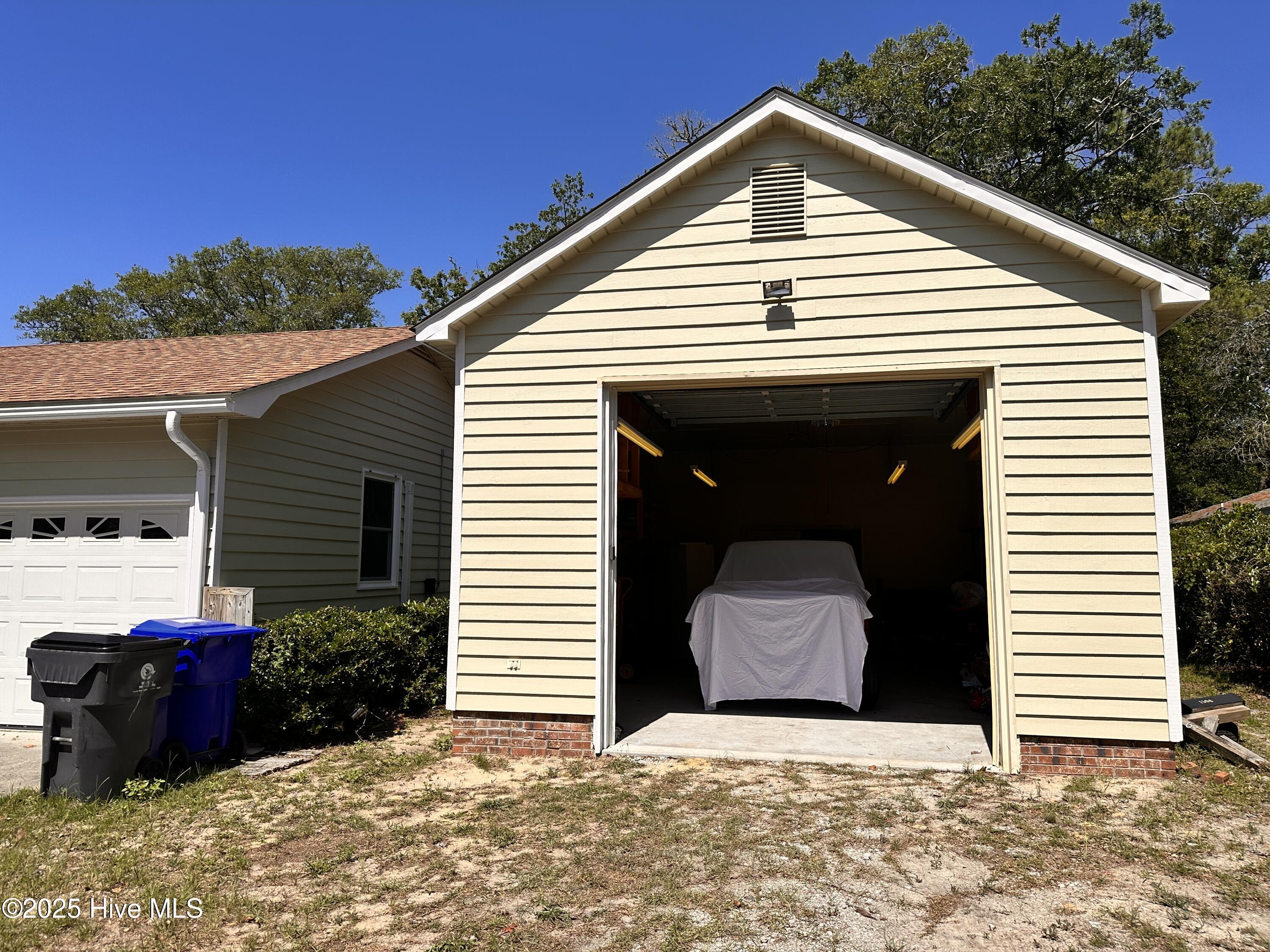 1506 E Oak Island Drive Property Photo 45