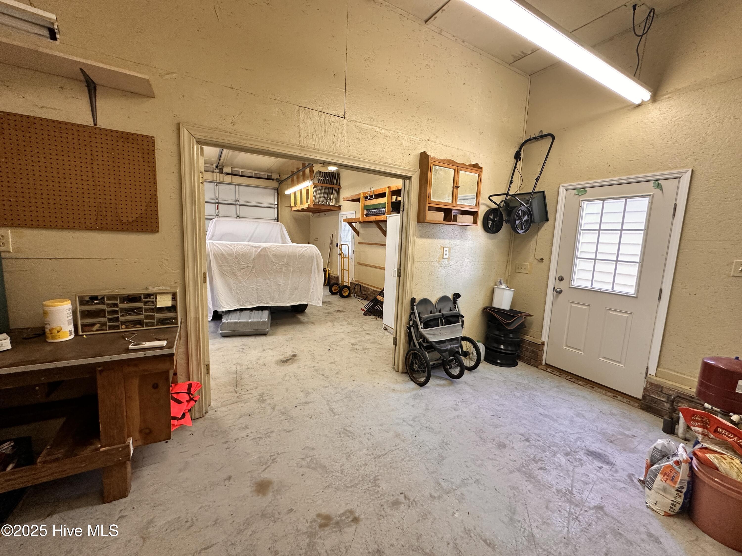 1506 E Oak Island Drive Property Photo 49