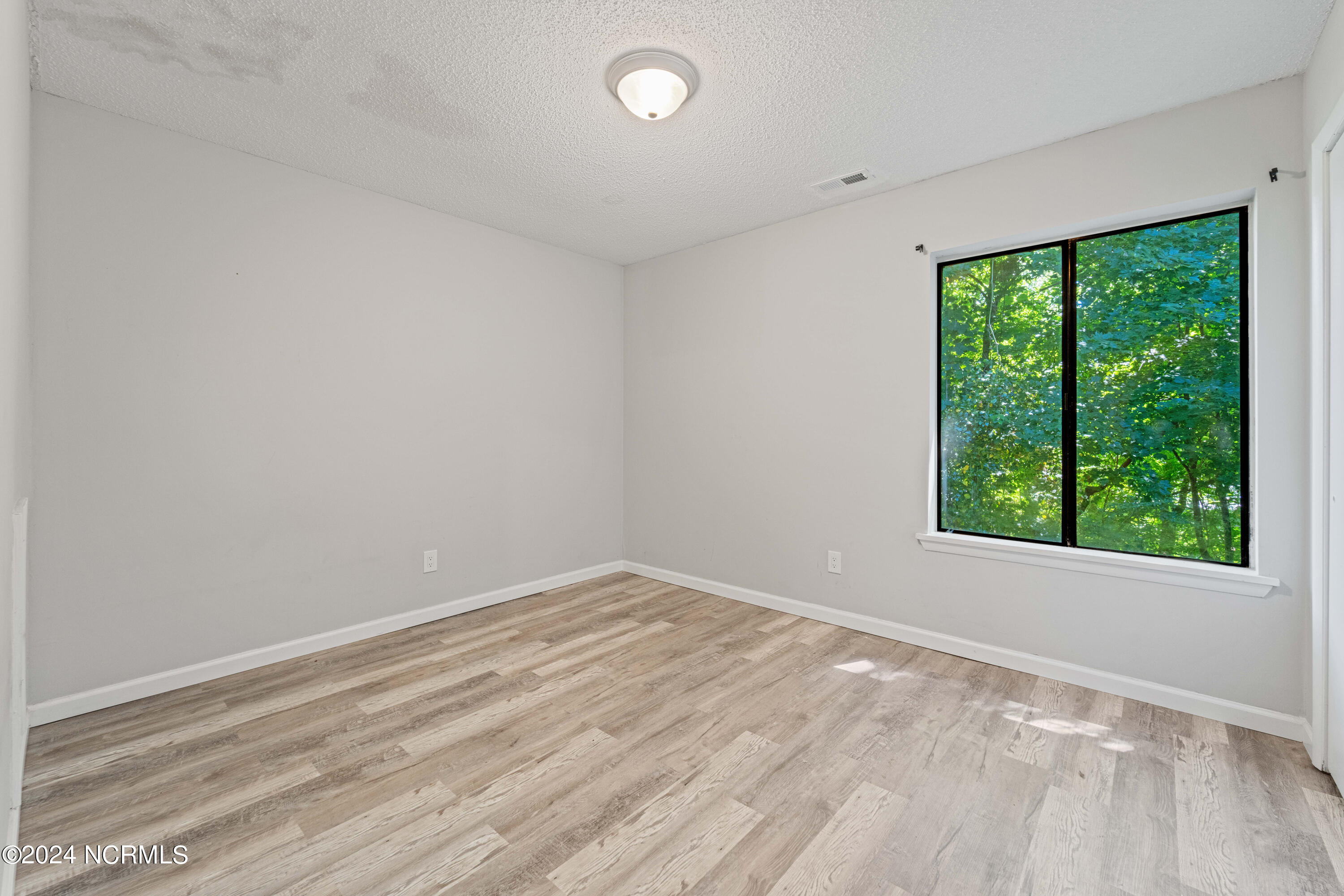 18 S Onsville Place Property Photo 13