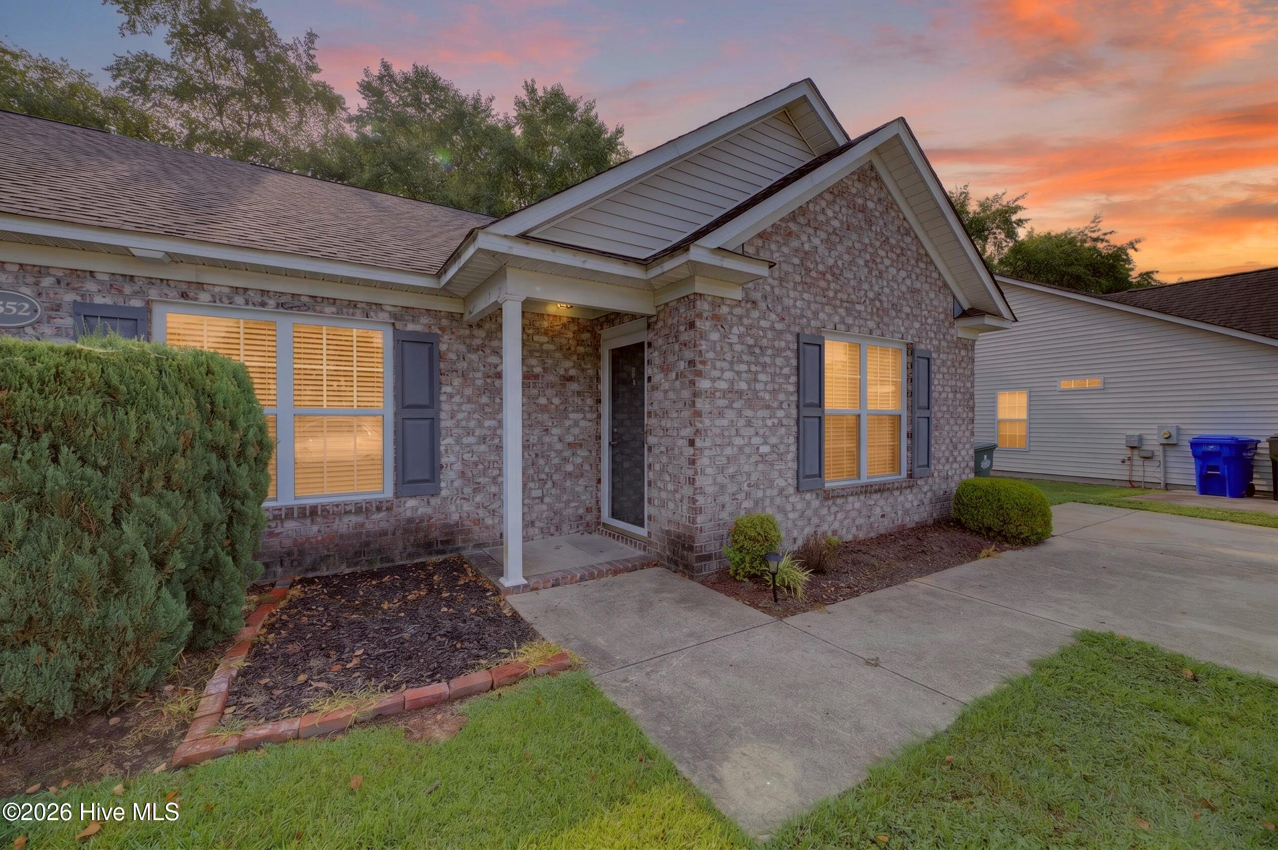 2552 Saddleback Drive B Property Photo 1