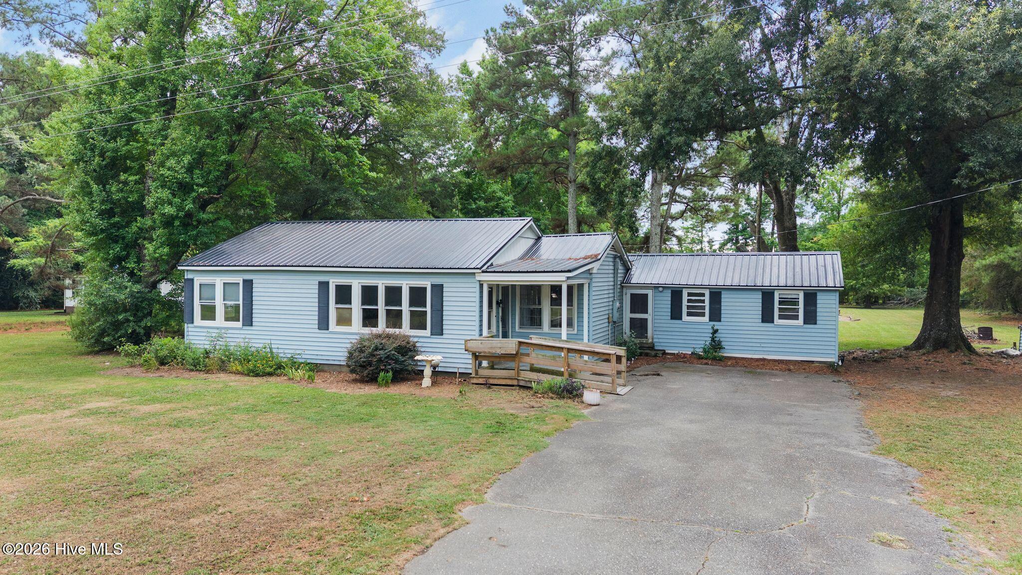 2426 Sarecta Road Property Photo 5