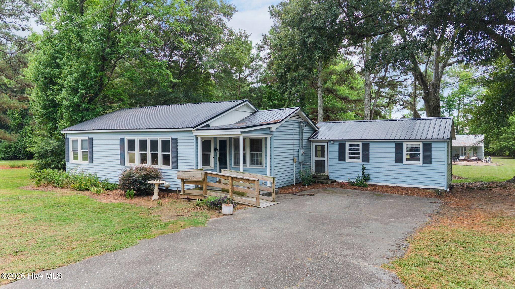 2426 Sarecta Road Property Photo 6