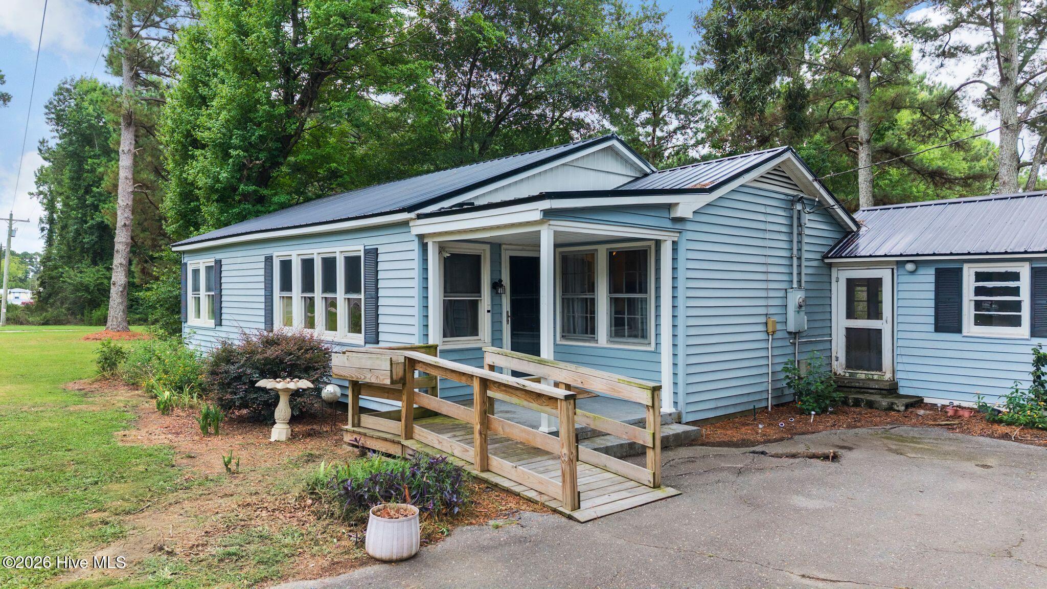 2426 Sarecta Road Property Photo 8