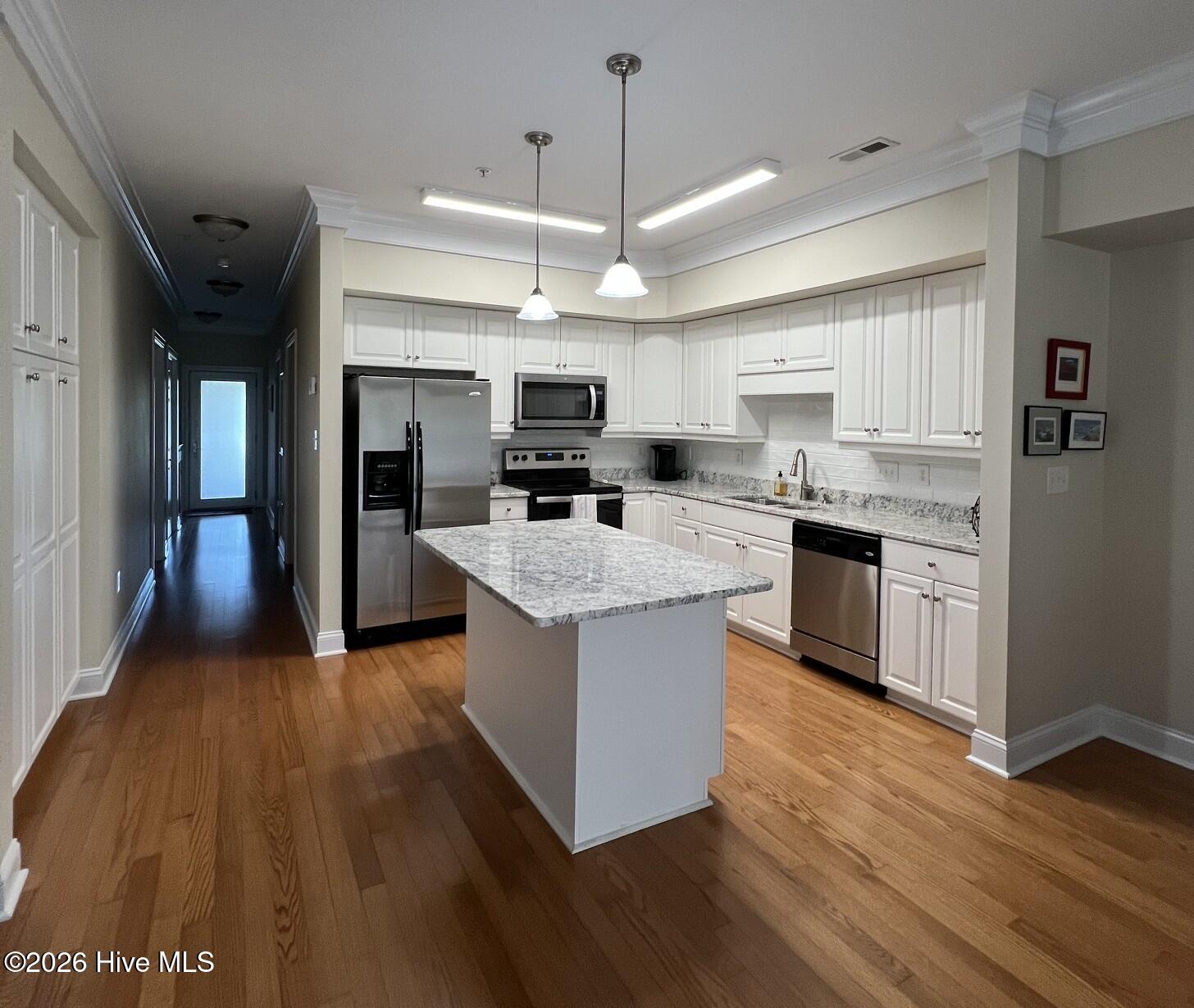 300 Lighthouse Lane 3 B1 Property Photo 7