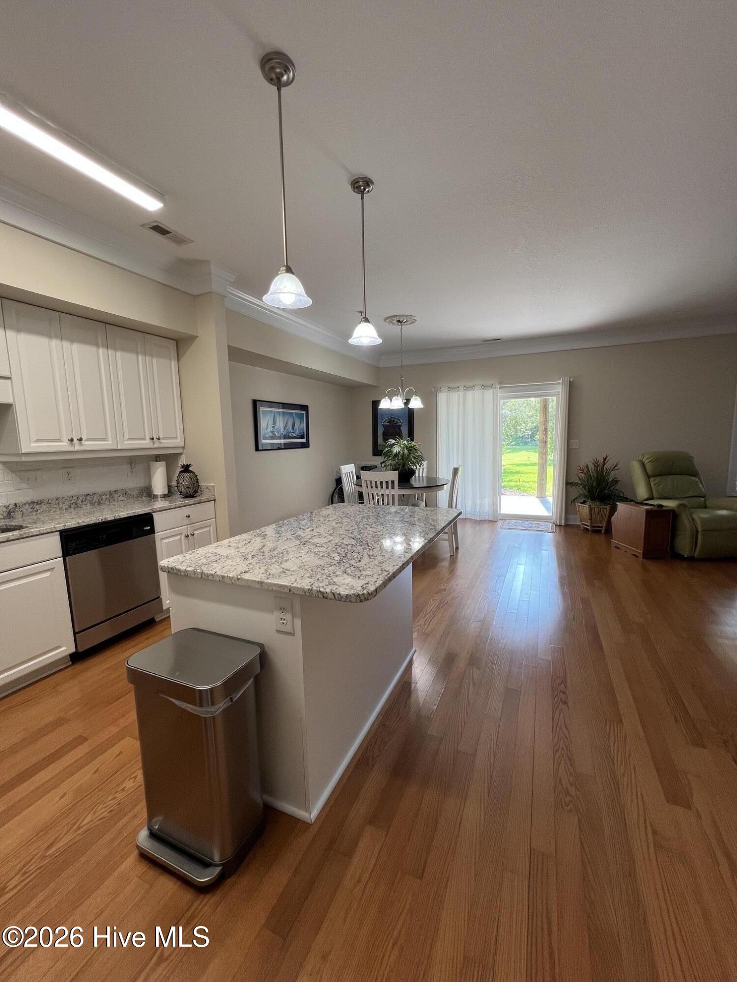 300 Lighthouse Lane 3 B1 Property Photo 8