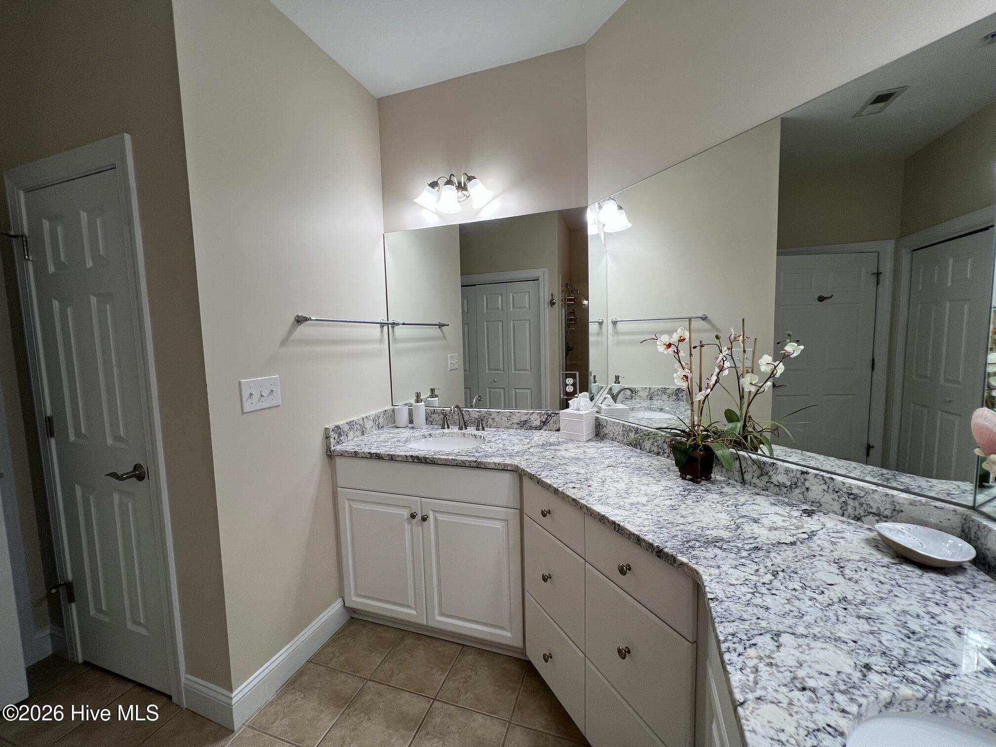300 Lighthouse Lane 3 B1 Property Photo 18