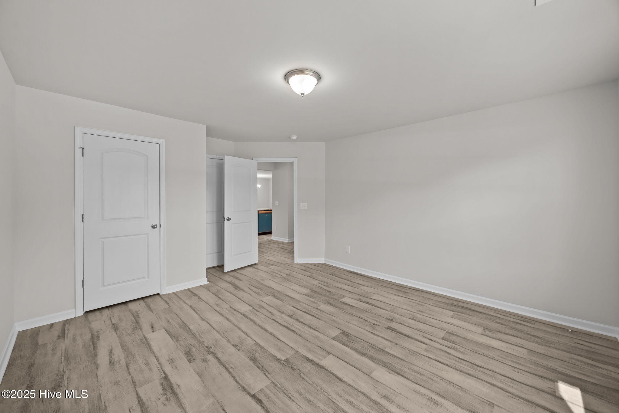213 Slatestone Road Property Photo 9