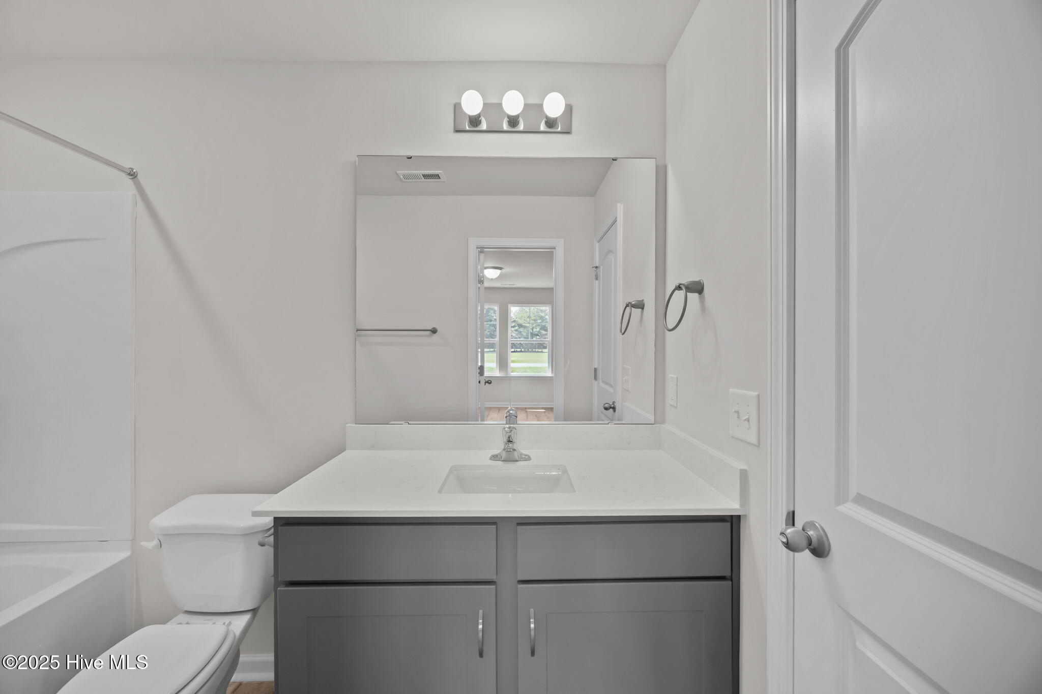 213 Slatestone Road Property Photo 10