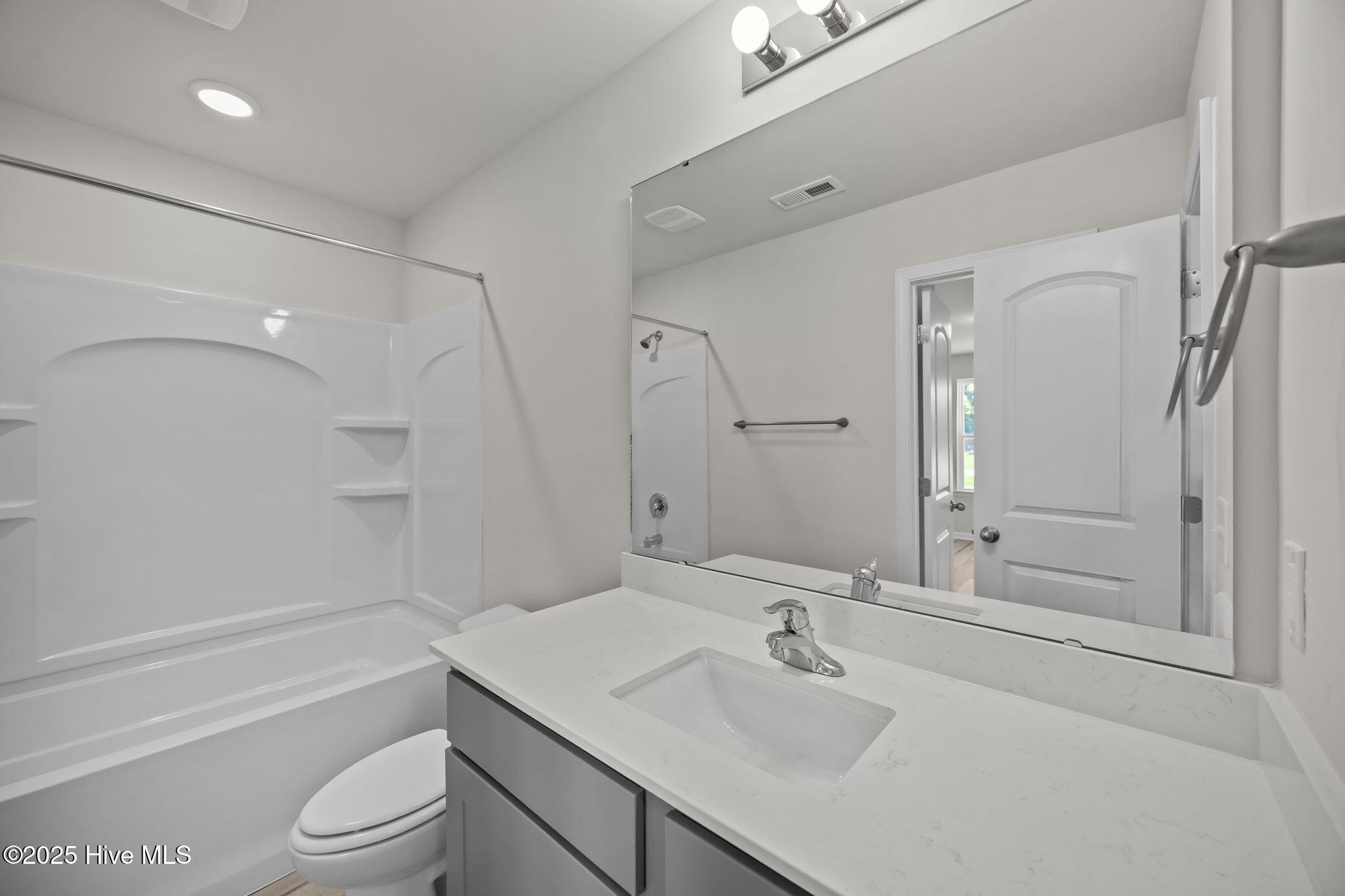 213 Slatestone Road Property Photo 12