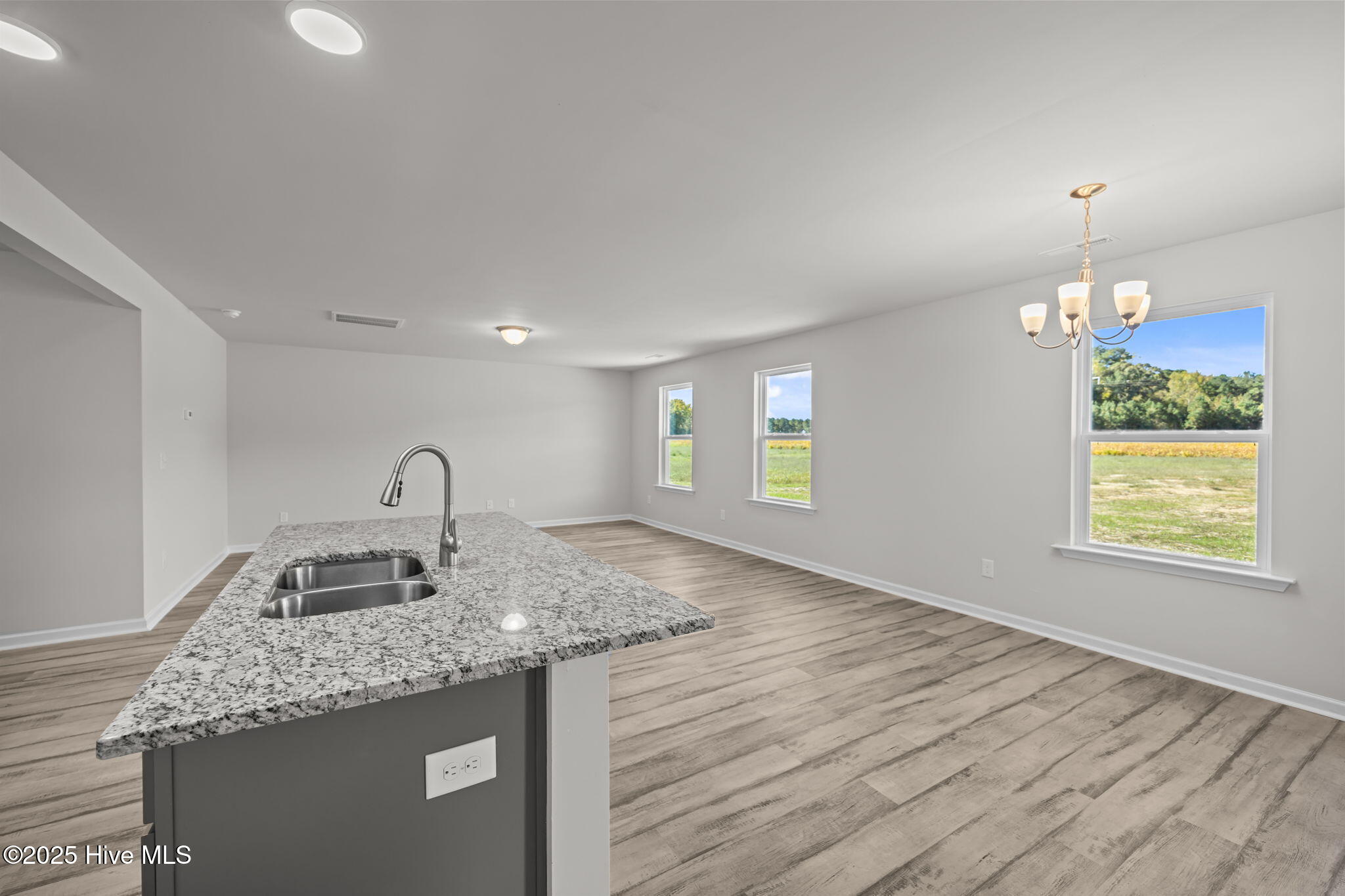 213 Slatestone Road Property Photo 18