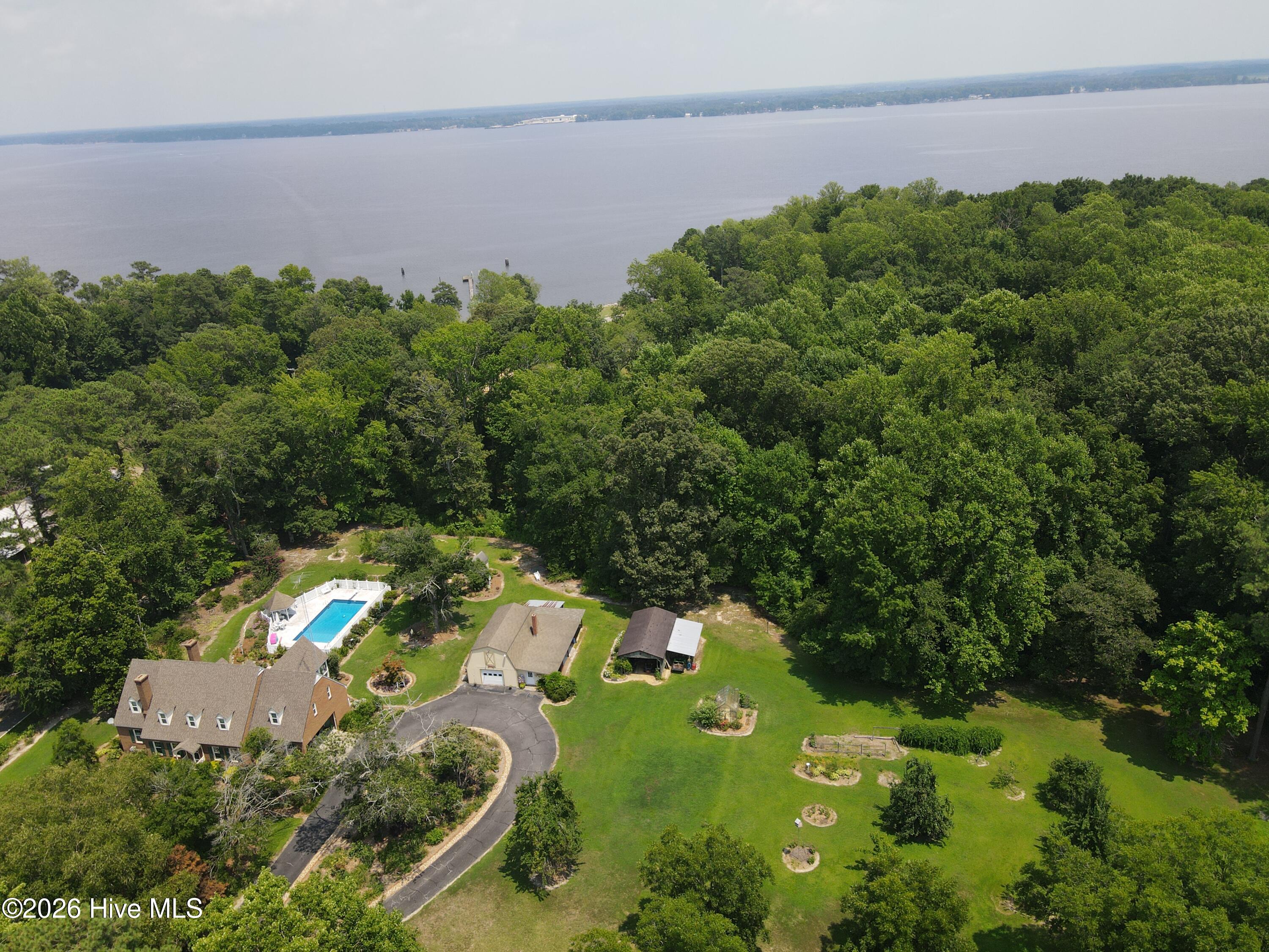 130 River Road Property Photo 8