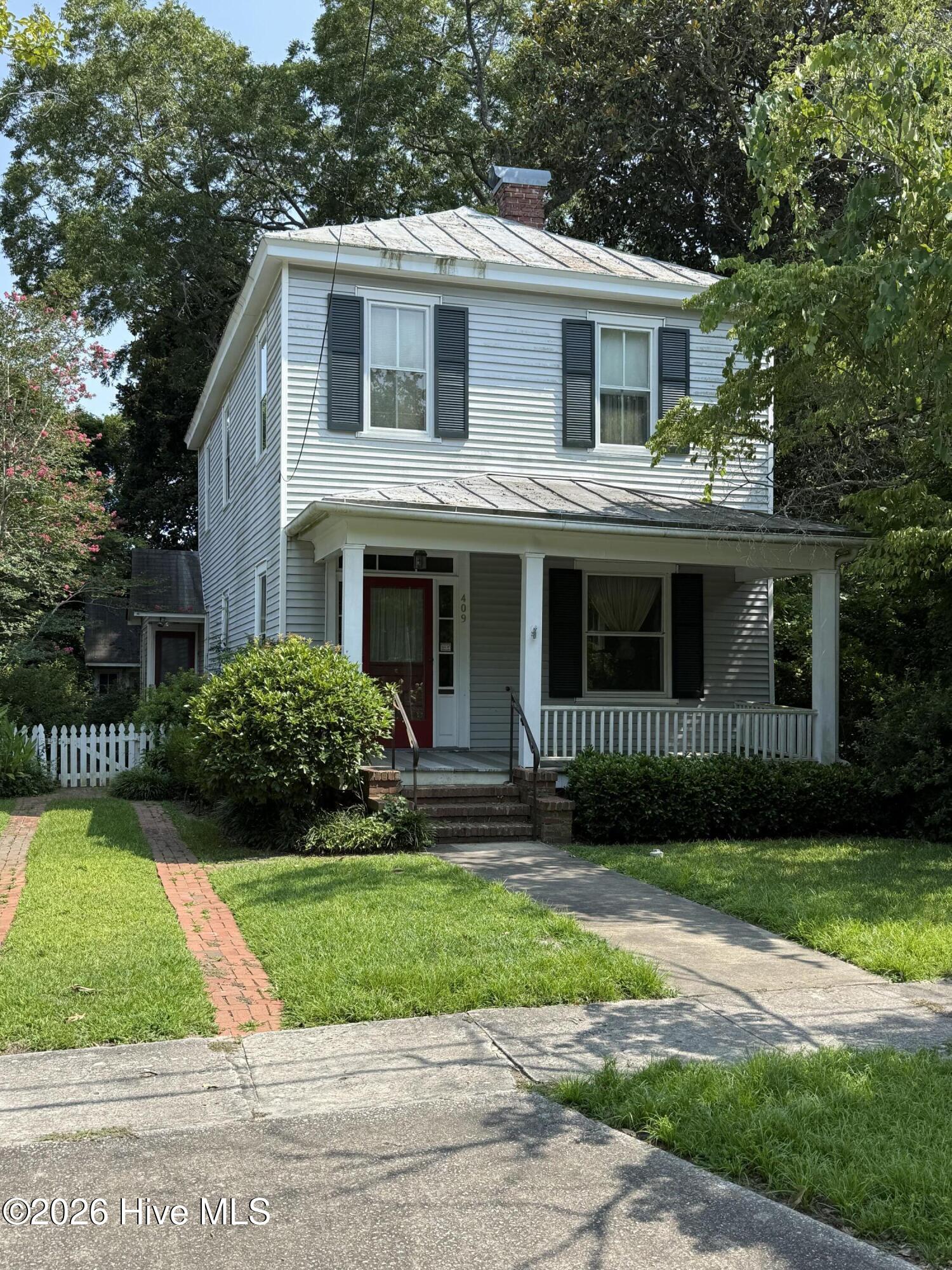 409 Avenue C Property Photo 1