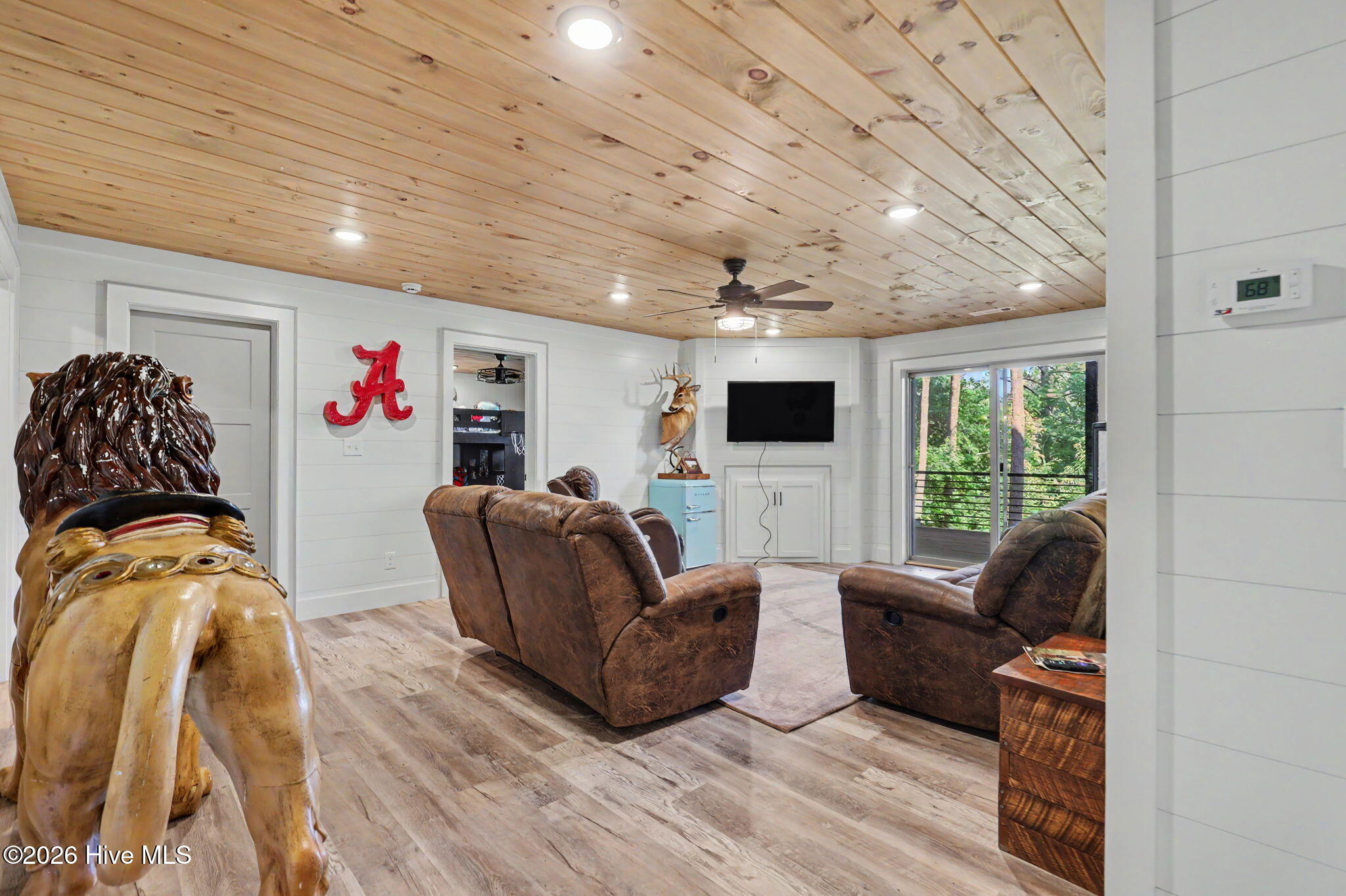 240 Pink Pig Lane Property Photo 37