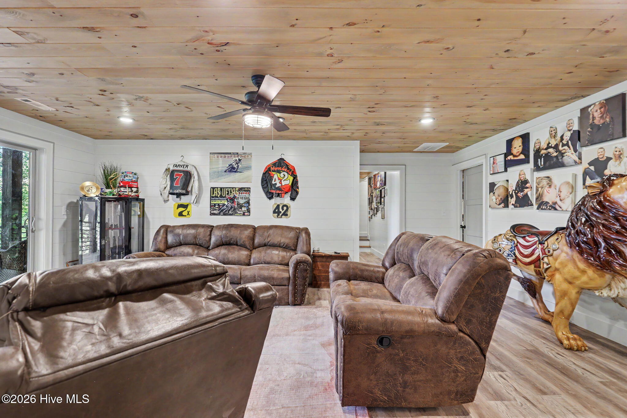 240 Pink Pig Lane Property Photo 44