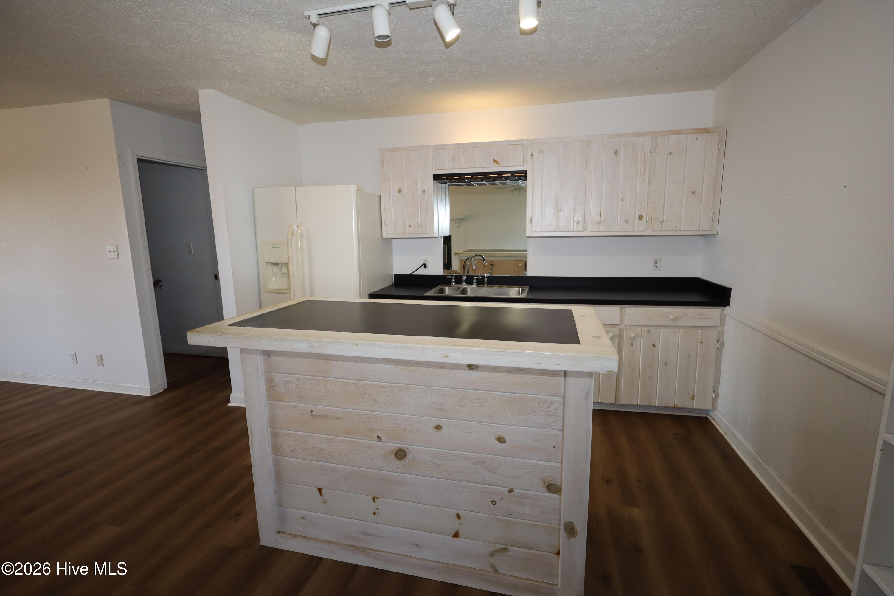 2306 Ocean Drive Property Photo 21