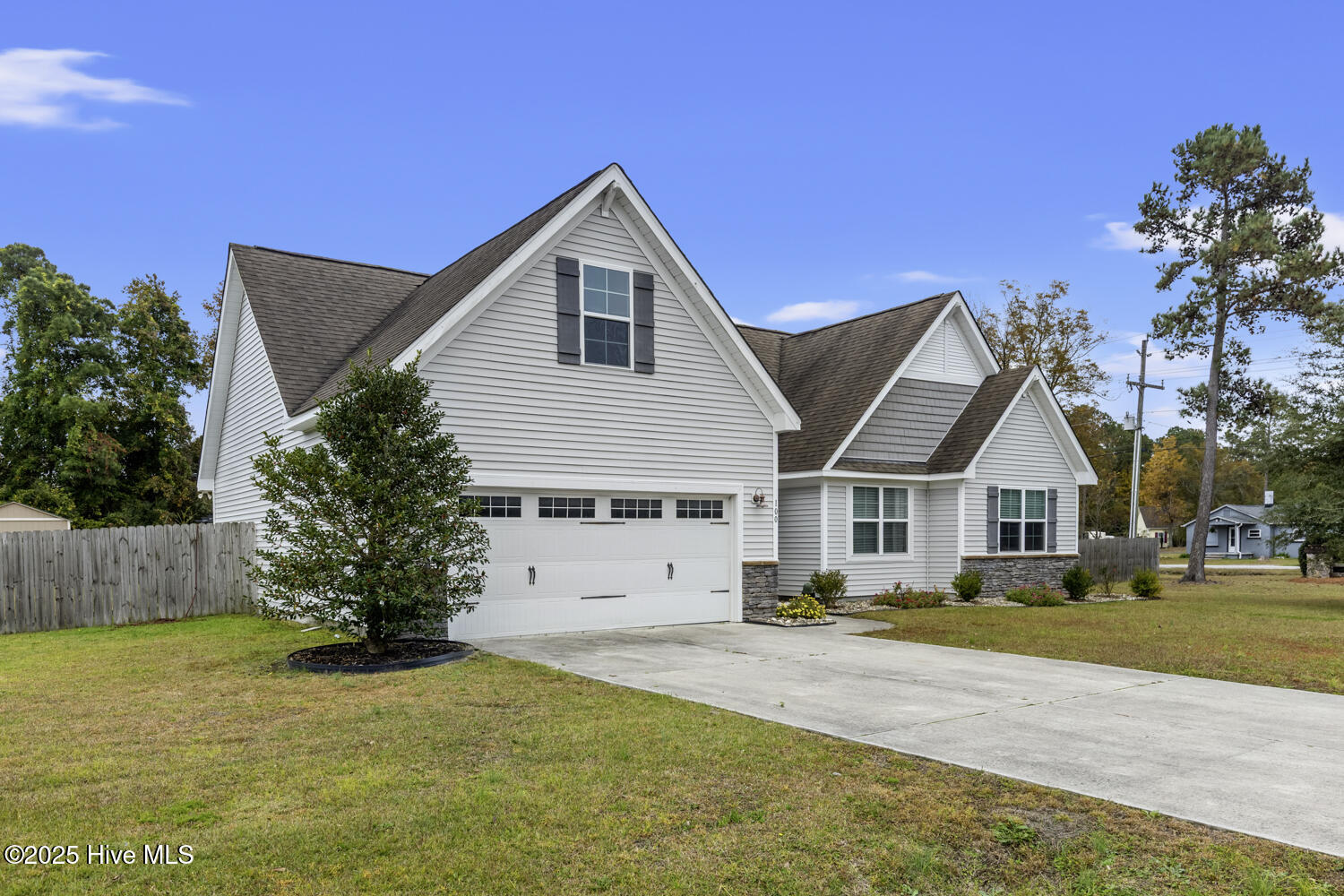 100 Kenna Court Property Photo 2